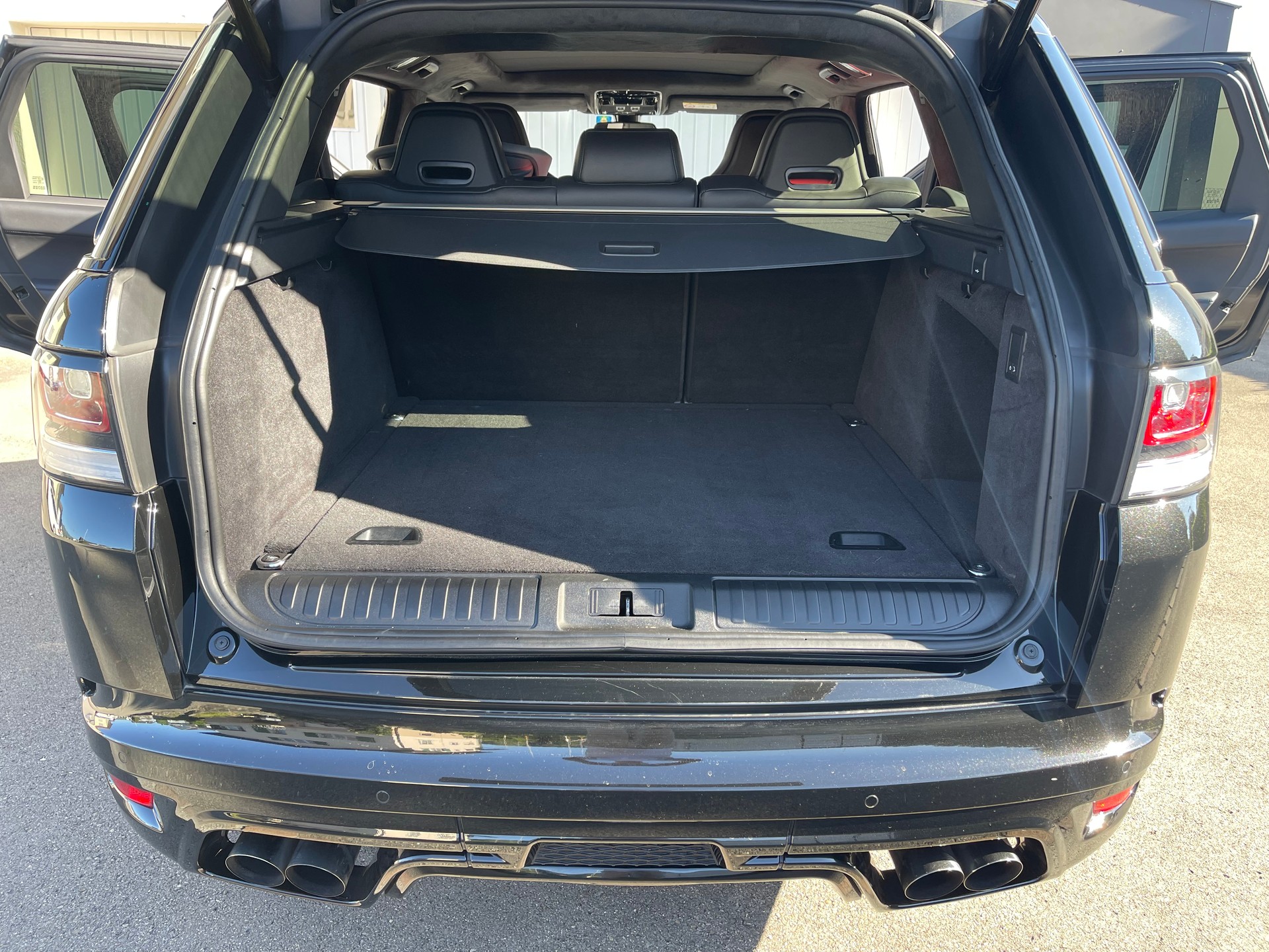 LAND ROVER 5.0 V8 SC SVR-image-9