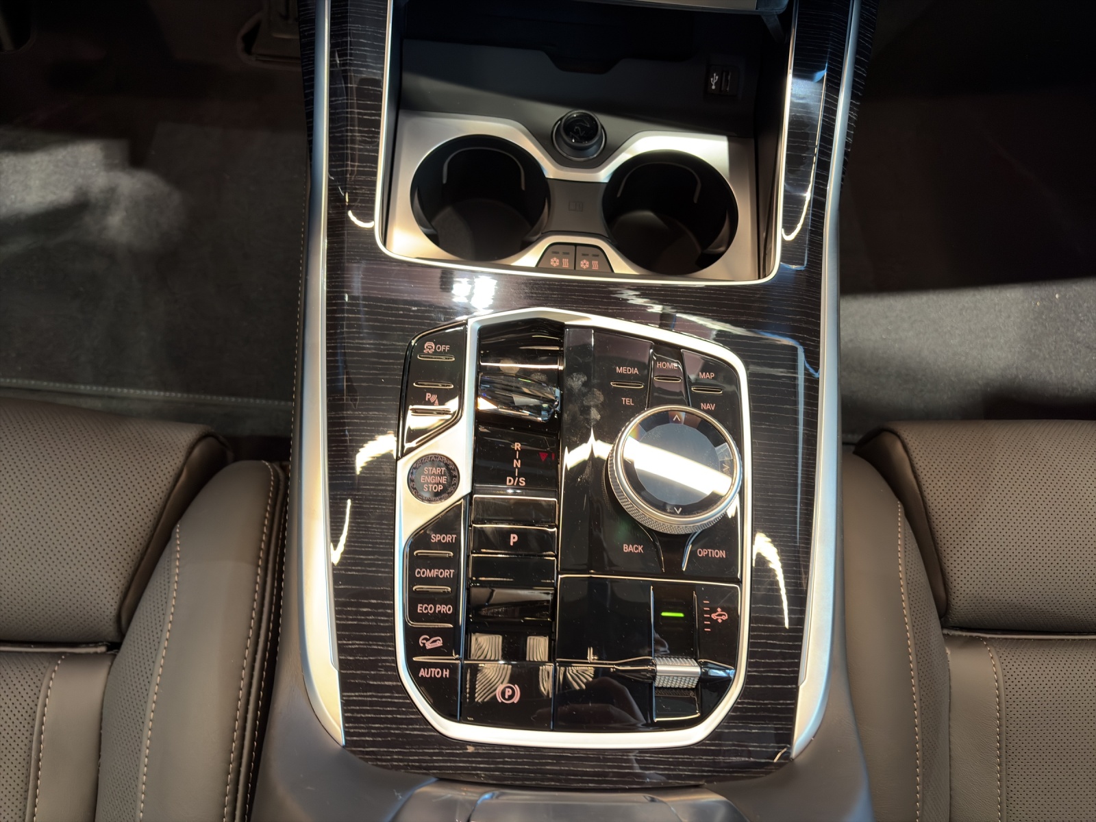 BMW X7 40d xDrive-image-14