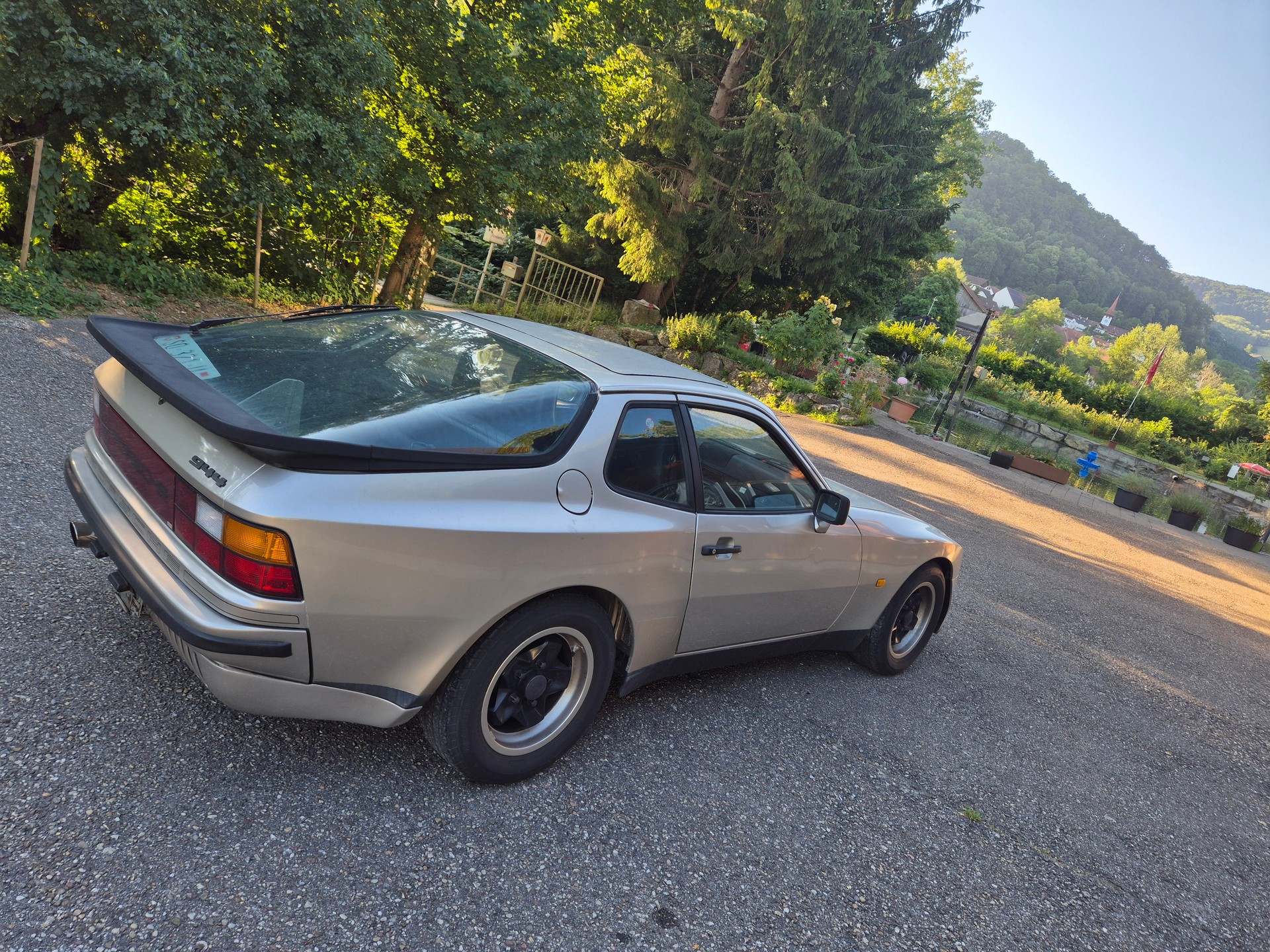 PORSCHE 944-image-2