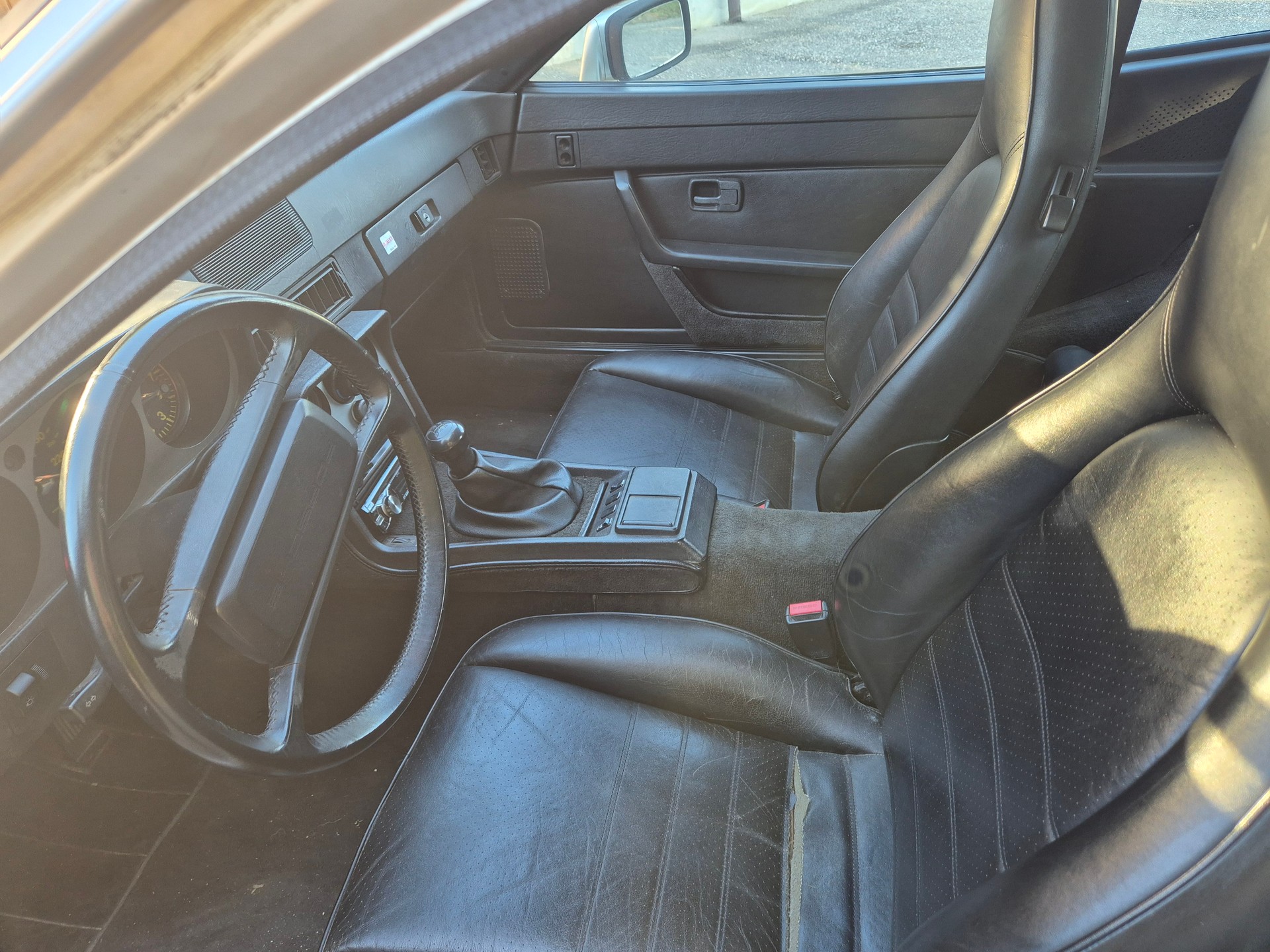 PORSCHE 944-image-18