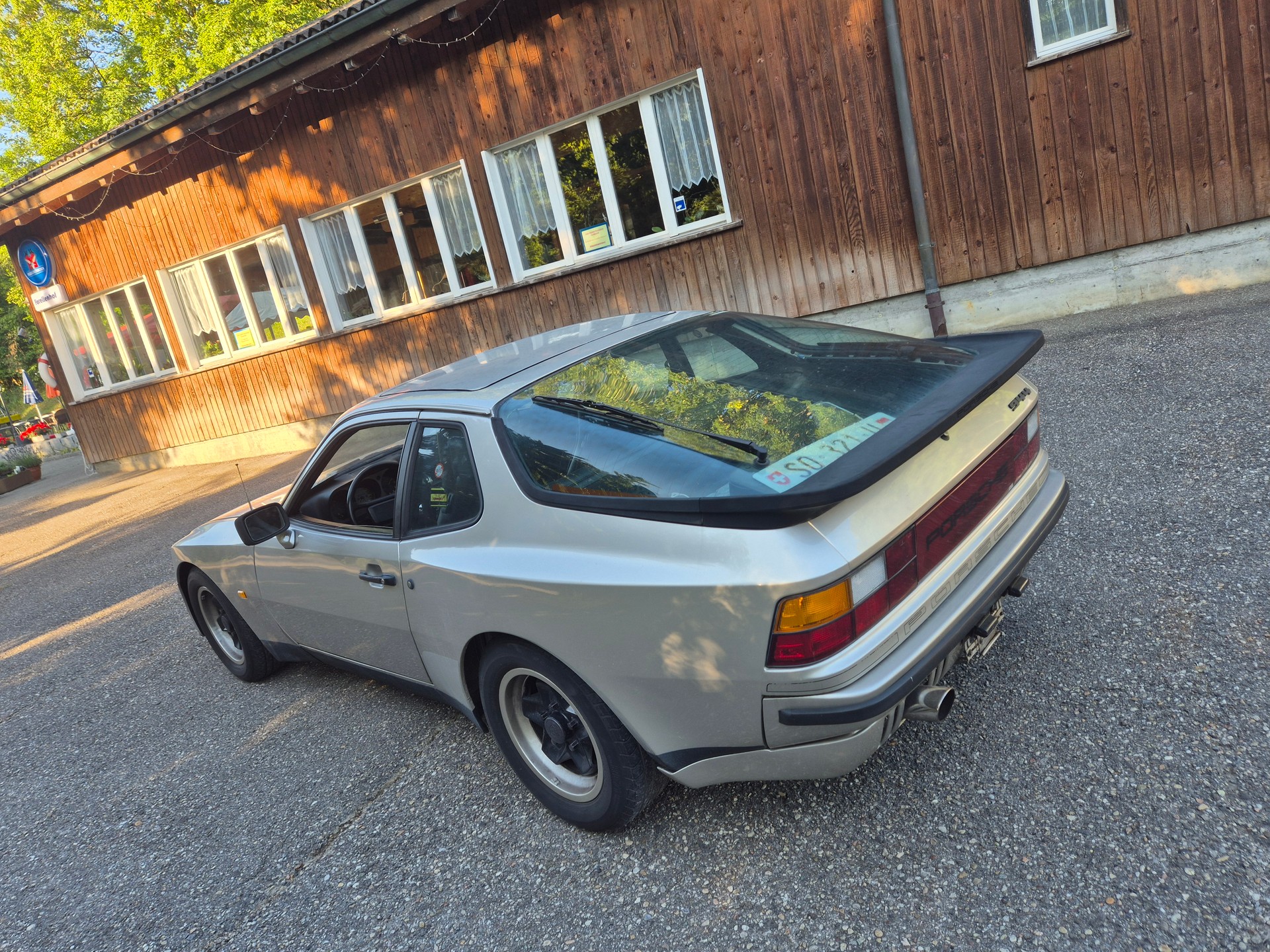 PORSCHE 944-image-8