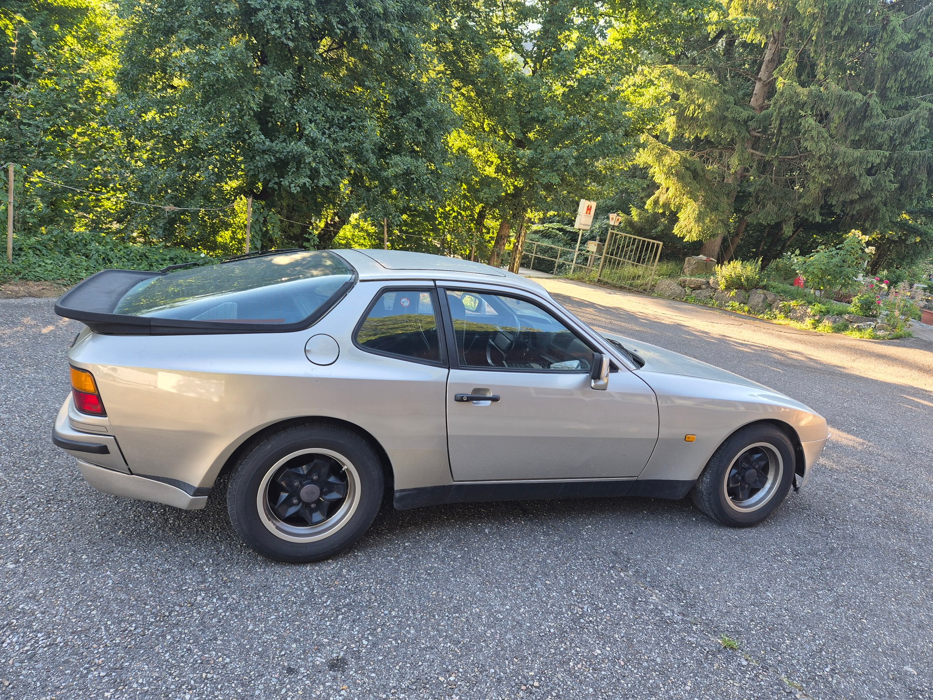 PORSCHE 944-image-3