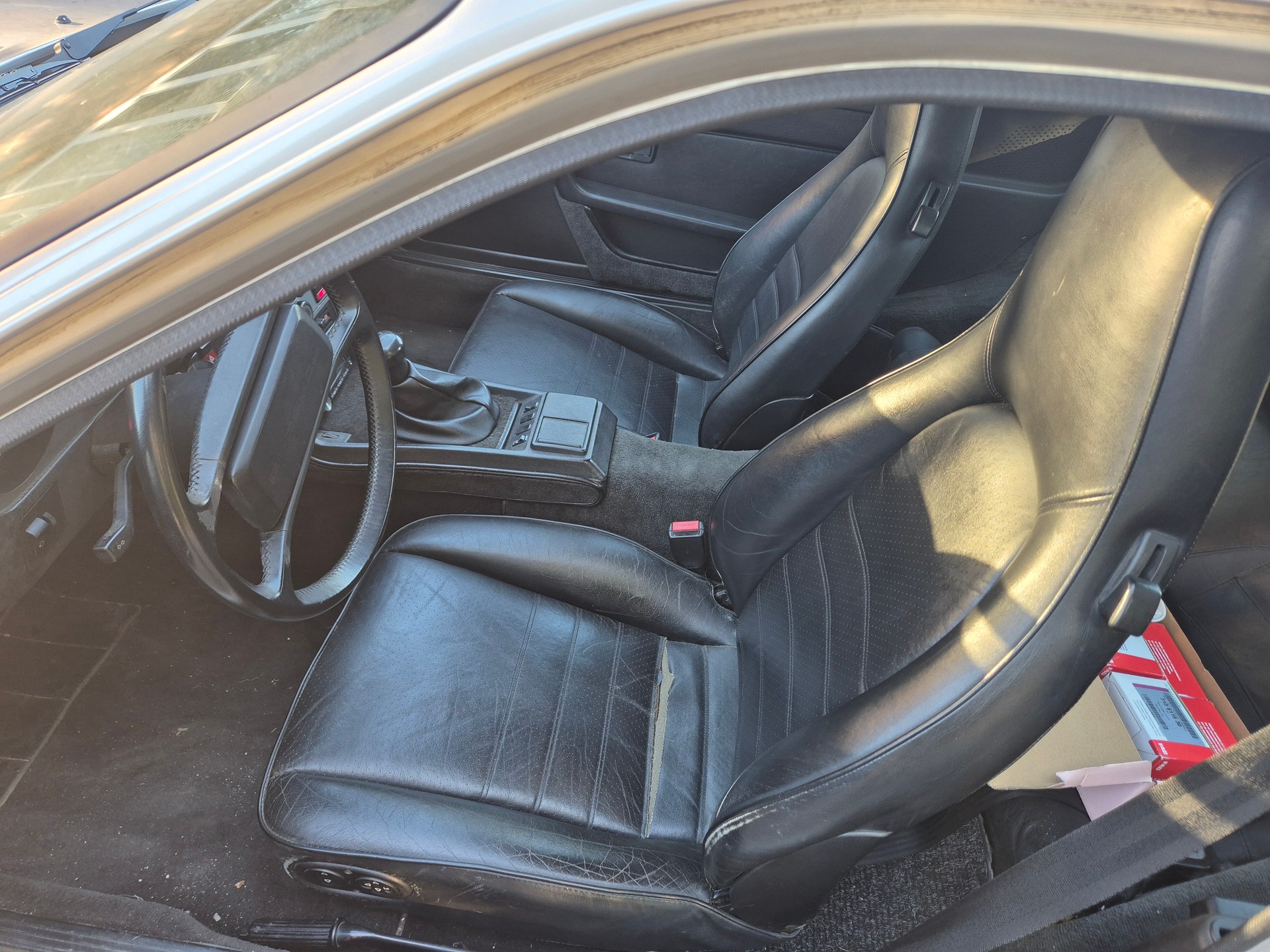 PORSCHE 944-image-17