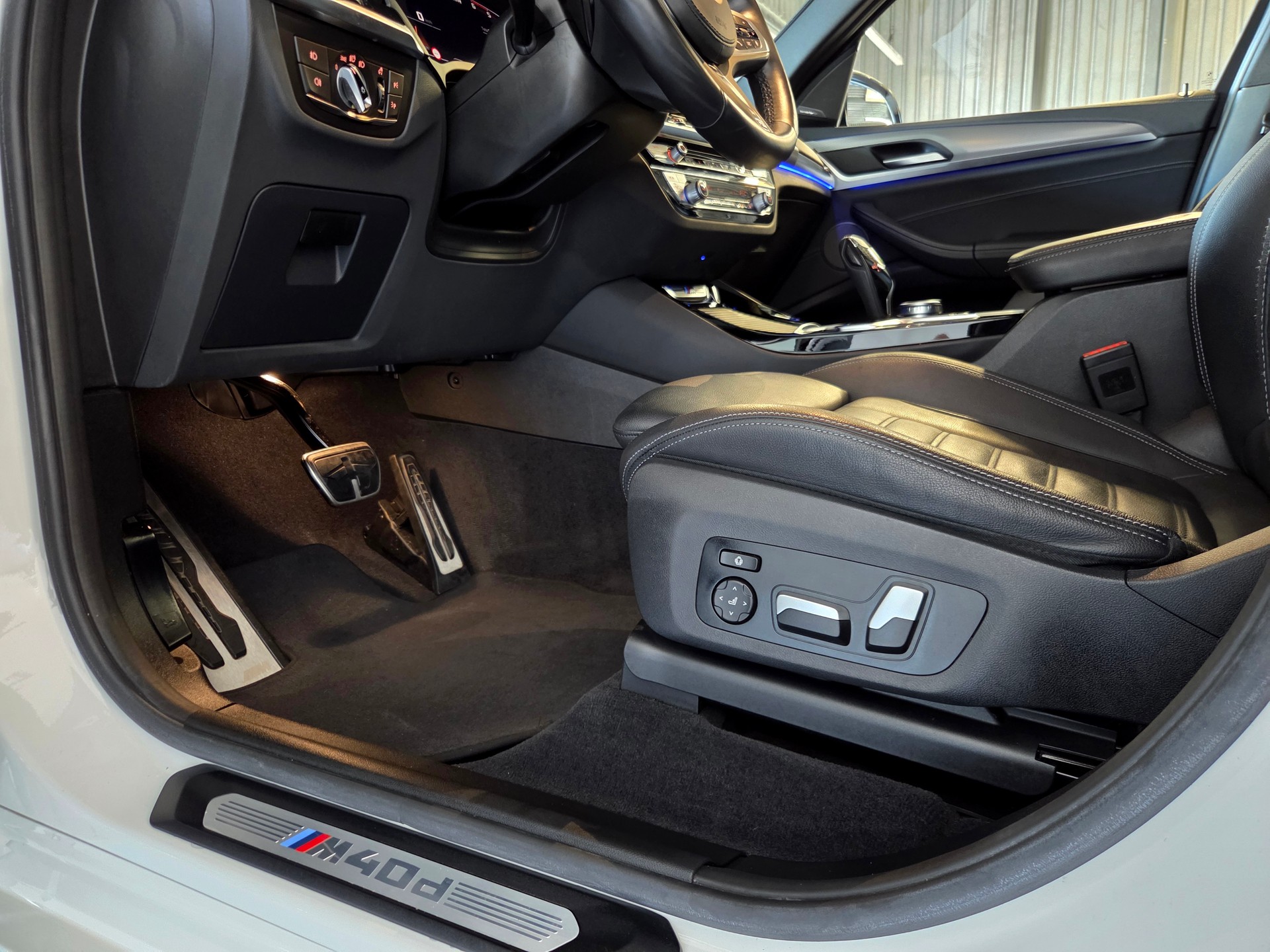 BMW X3 M40d-image-13
