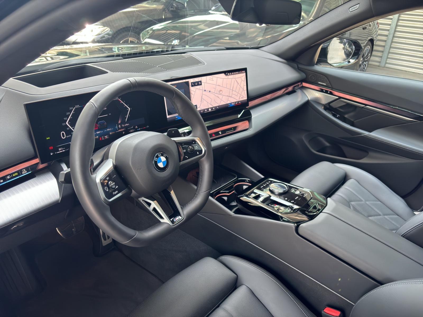 BMW 520d xDrive Touring-image-19