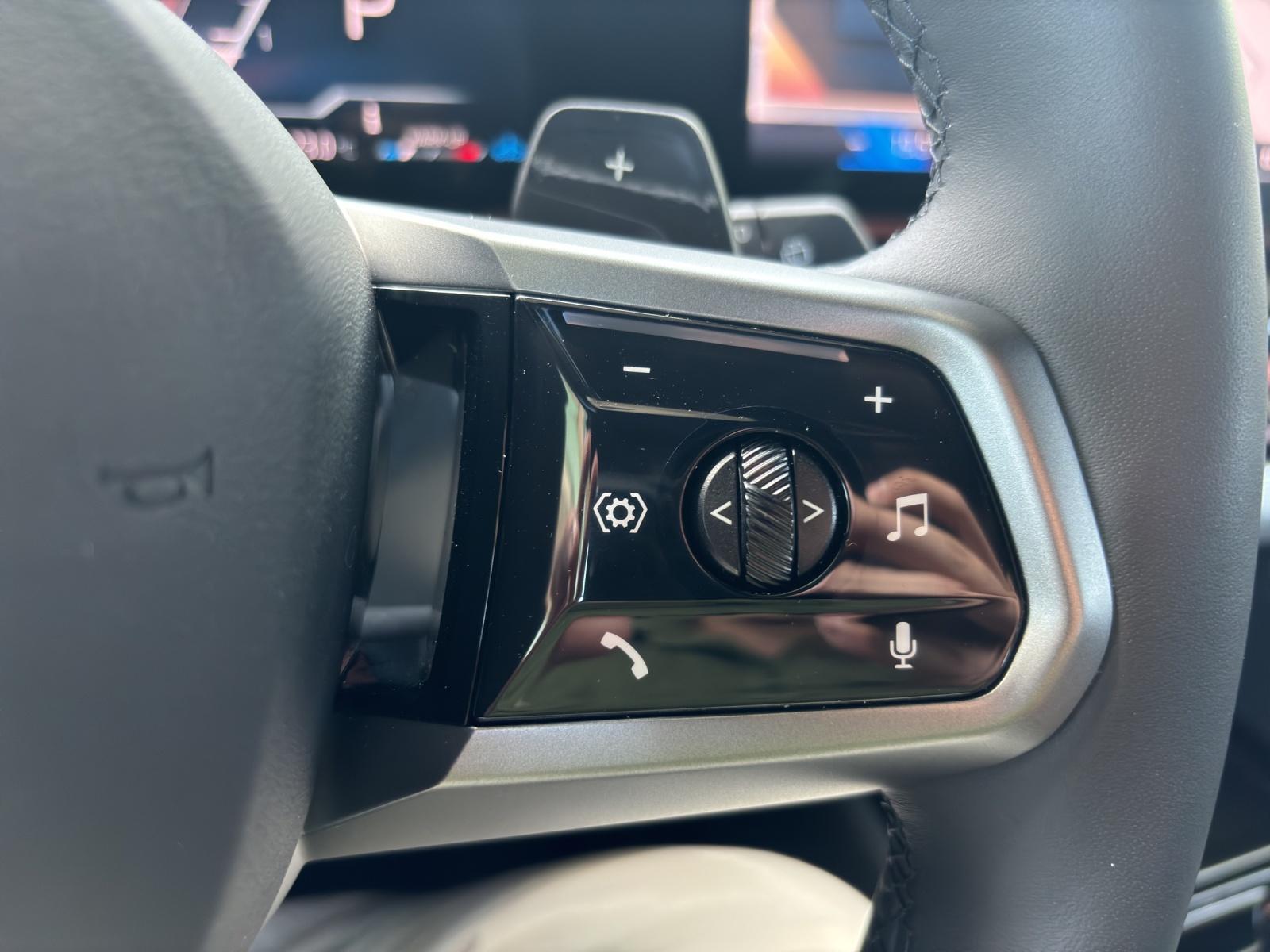 BMW 520d xDrive Touring-image-15