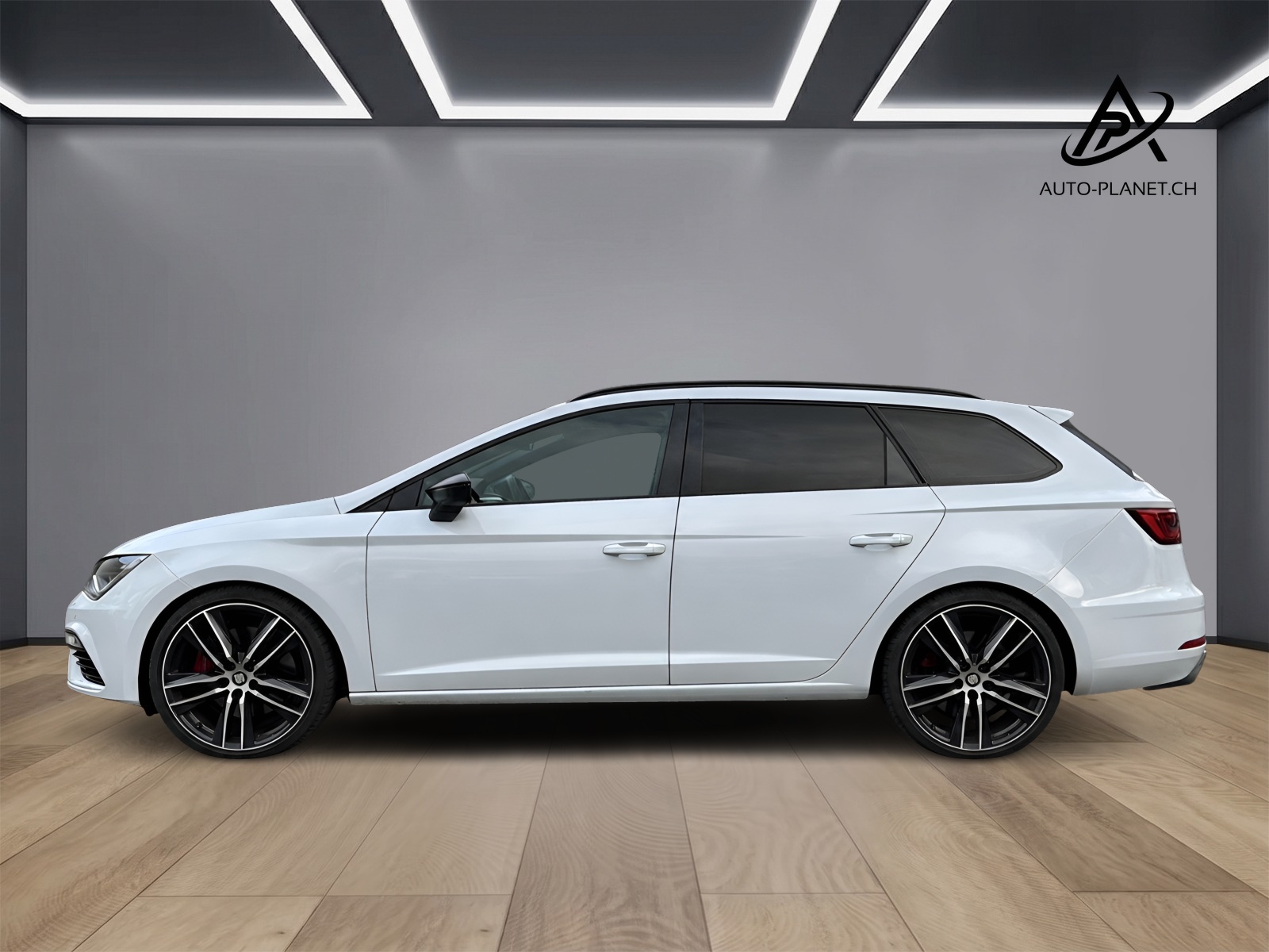 SEAT Leon ST 2.0 TSI Cupra 300 4 Drive DSG-image-1