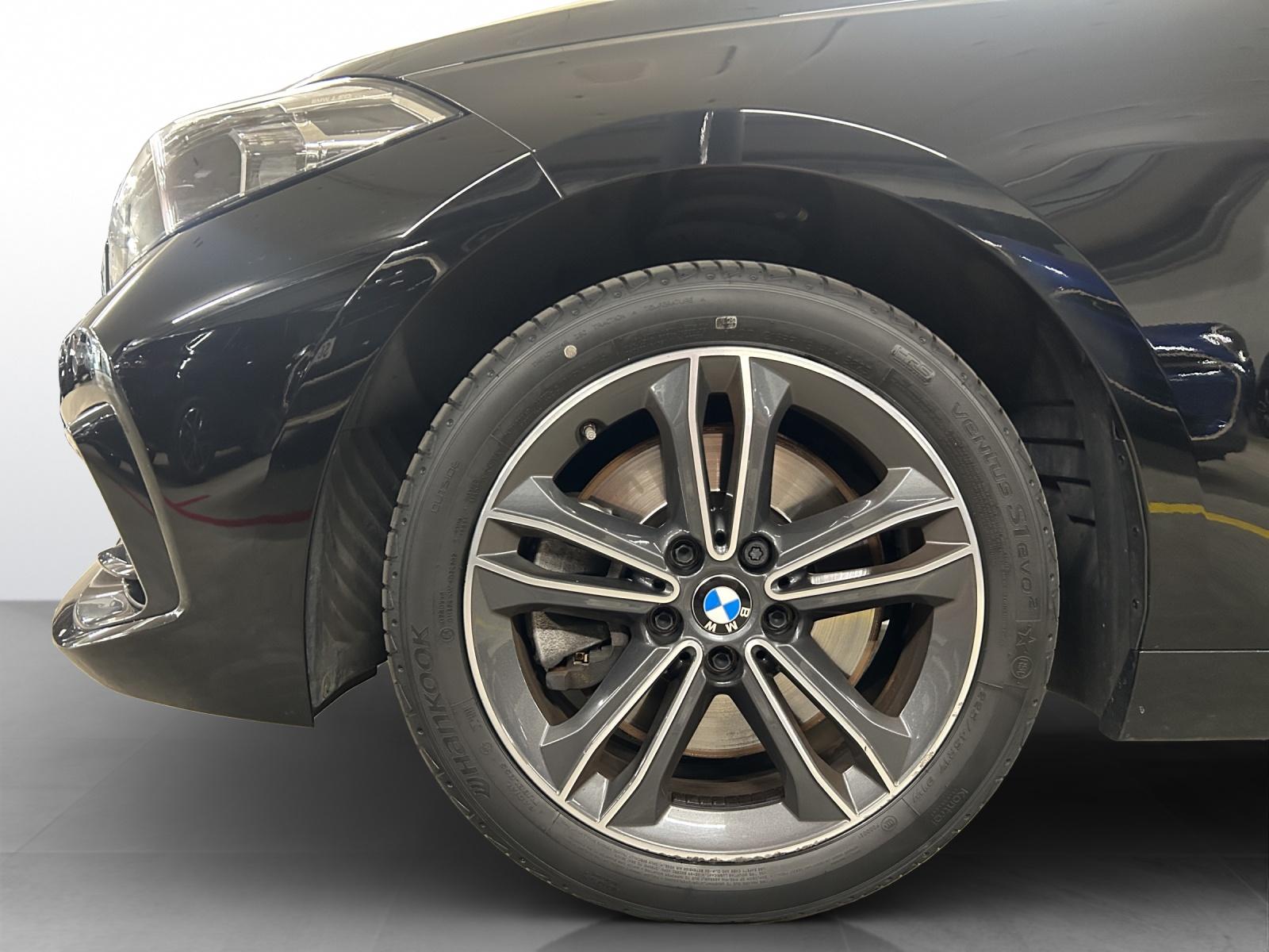BMW 120d xDrive Steptronic Sport Line-showroom-element-2
