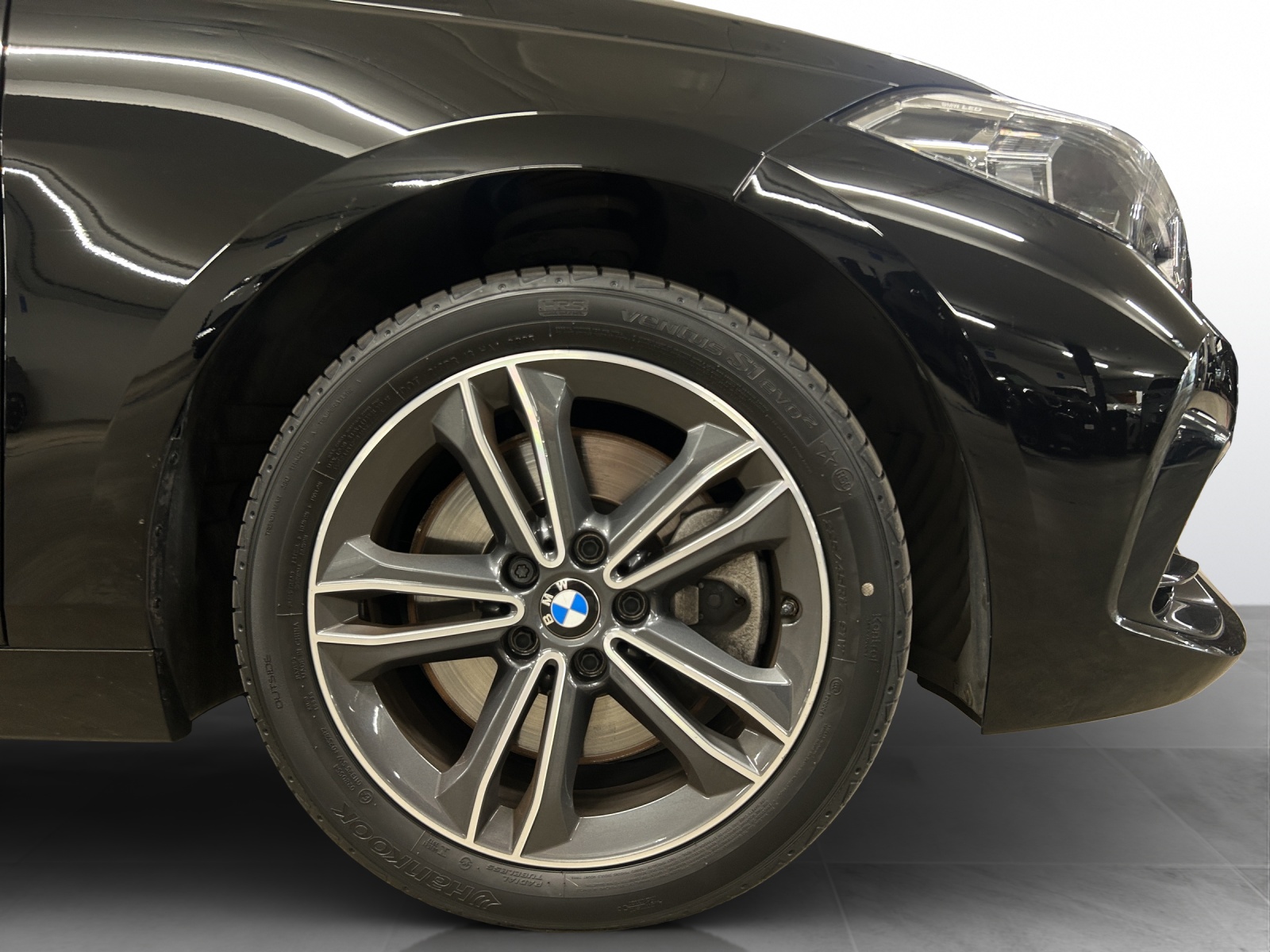 BMW 120d xDrive Steptronic Sport Line-image-8
