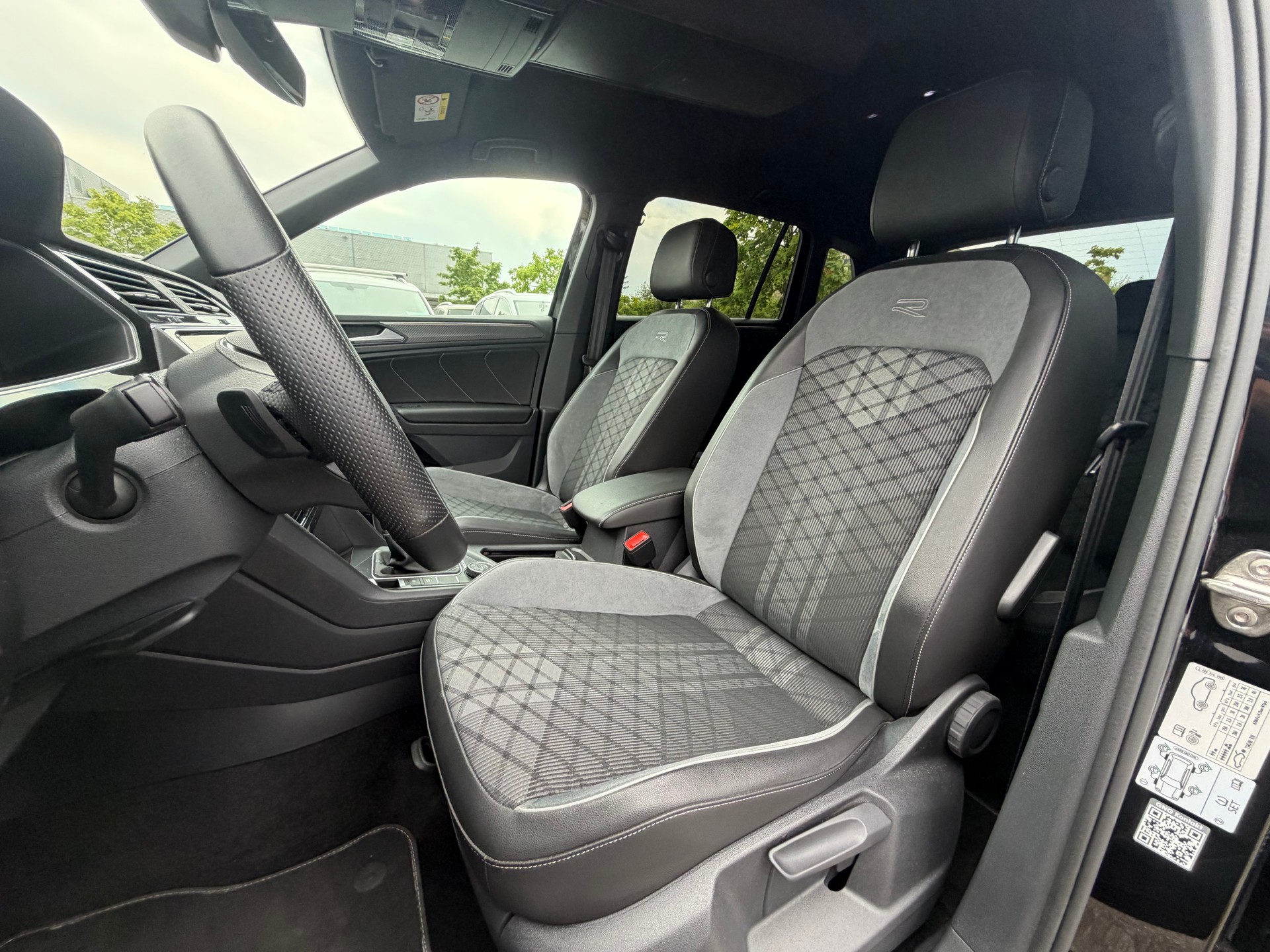 VW Tiguan 2.0TSI R-Line 4Motion DSG-image-8
