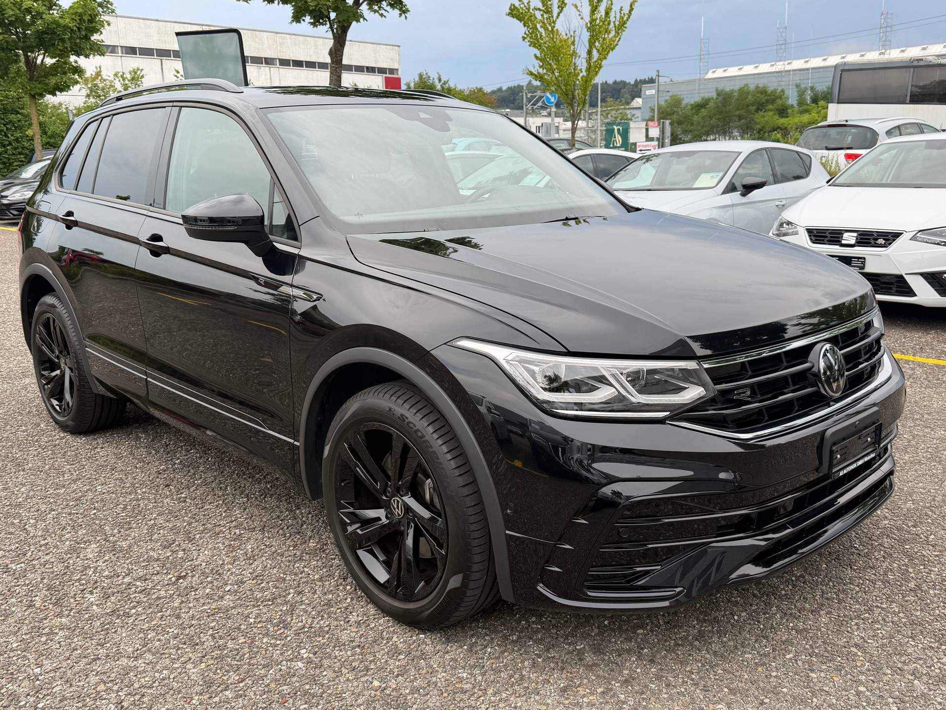 VW Tiguan 2.0TSI R-Line 4Motion DSG-showroom-element-2