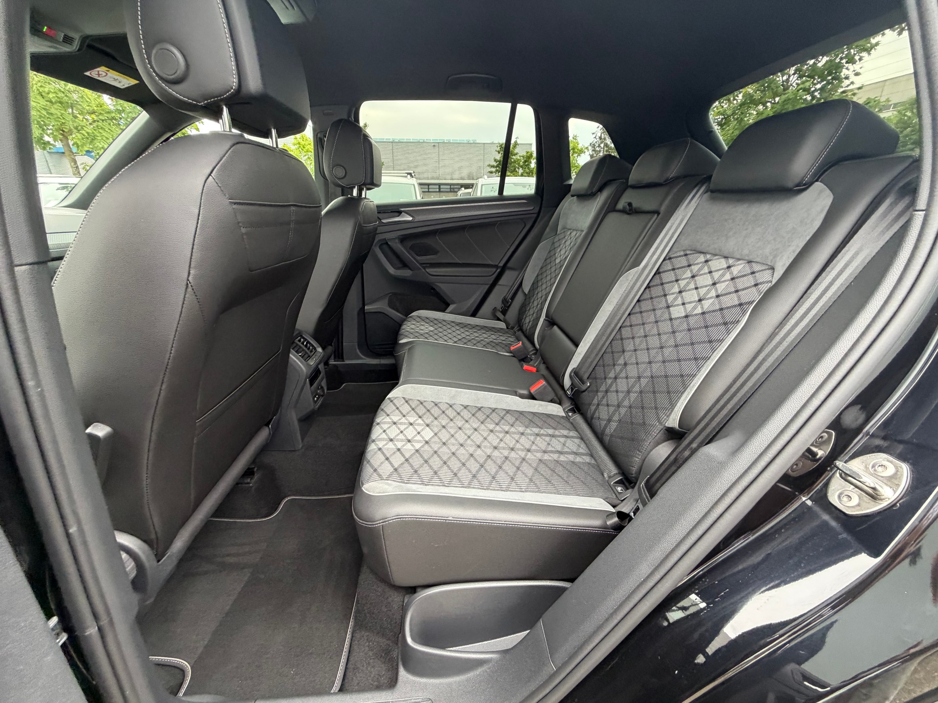 VW Tiguan 2.0TSI R-Line 4Motion DSG-image-9