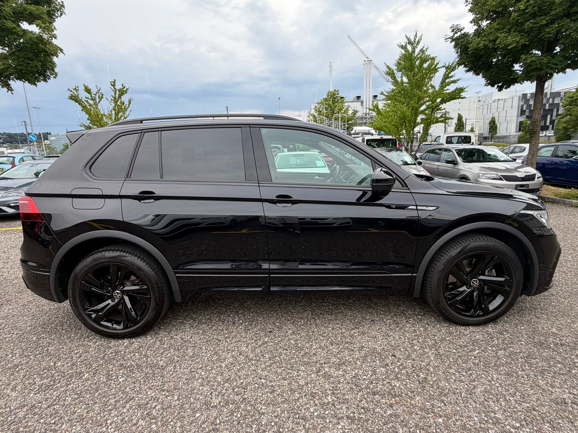 VW Tiguan 2.0TSI R-Line 4Motion DSG-showroom-element-3