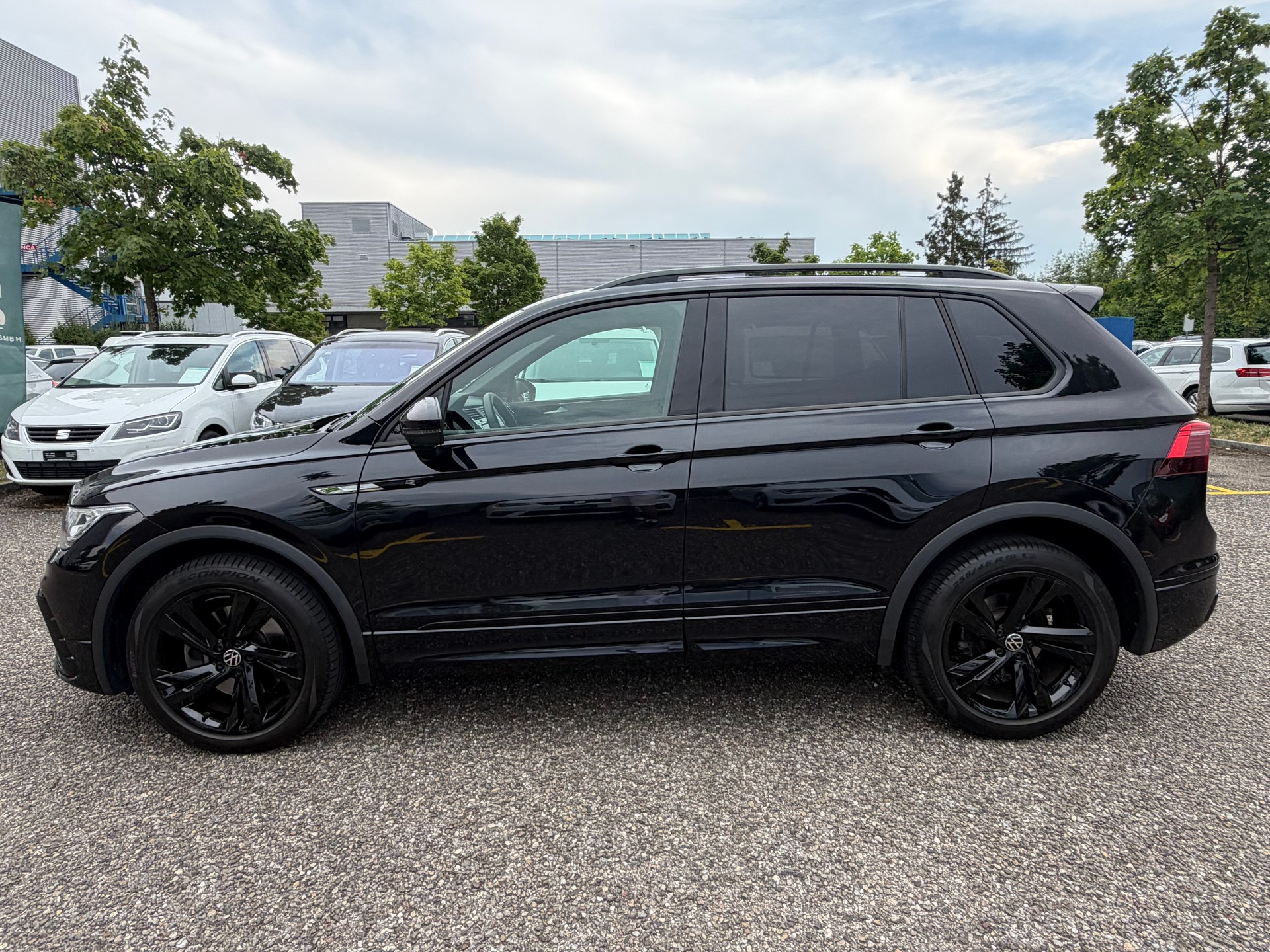 VW Tiguan 2.0TSI R-Line 4Motion DSG-image-7