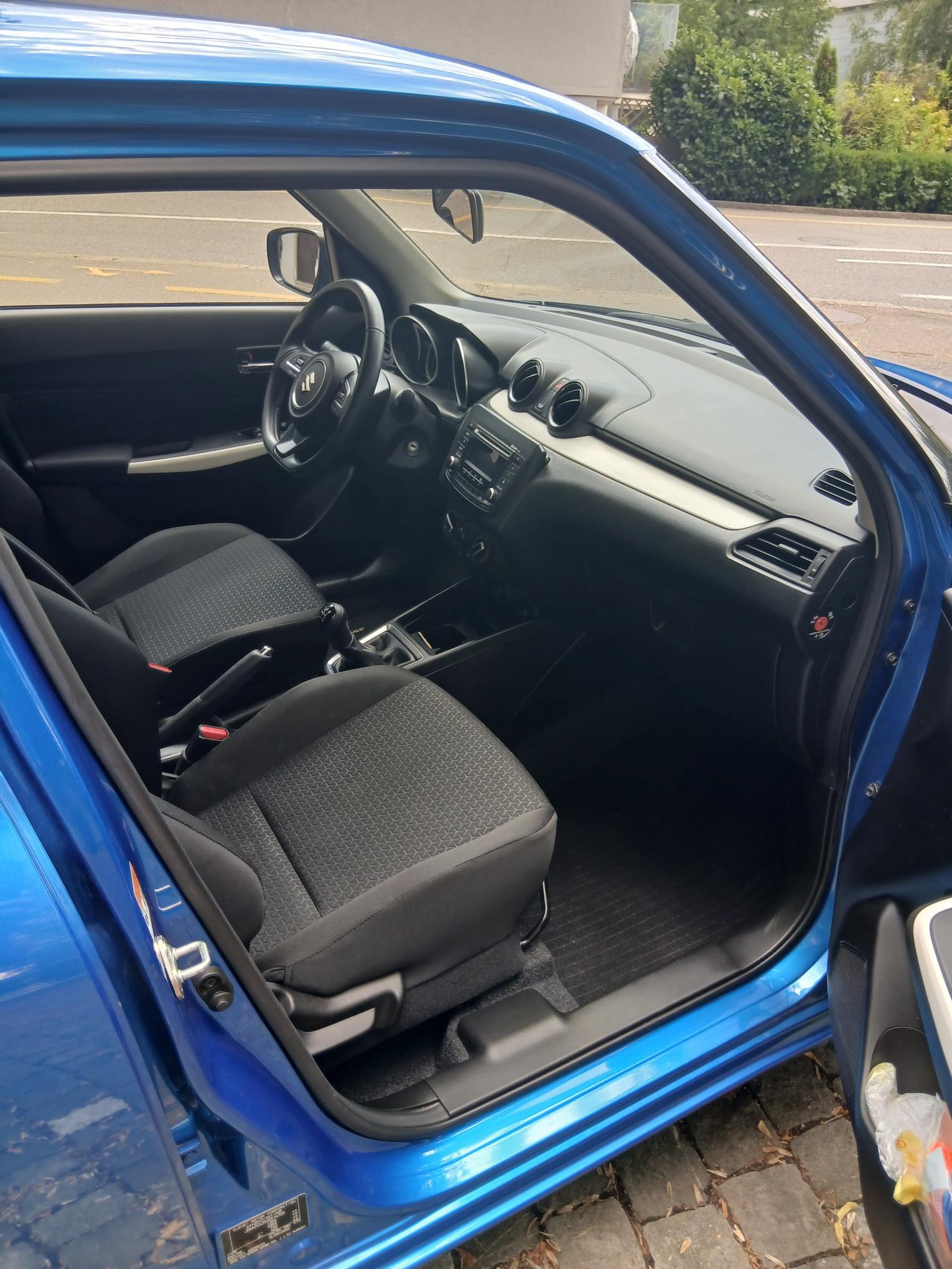 SUZUKI 1.2 Compact Top Hybrid-image-4