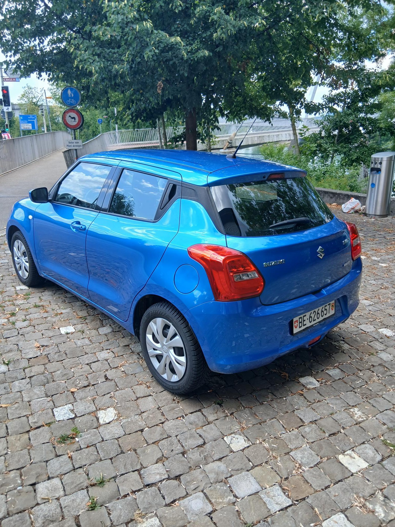 SUZUKI 1.2 Compact Top Hybrid-image-3