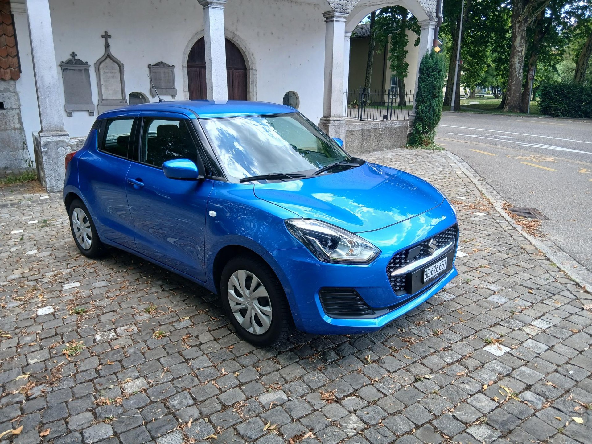 SUZUKI 1.2 Compact Top Hybrid-image-2