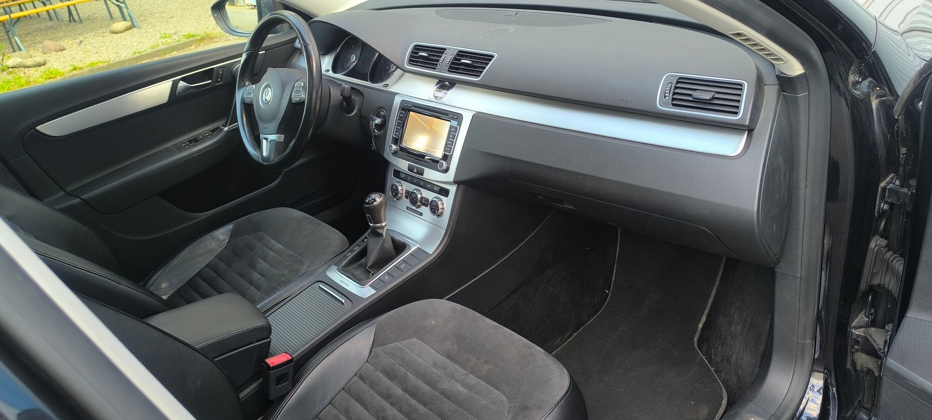 VW Passat Variant 2.0 TDI BMT Highline 4M-image-14