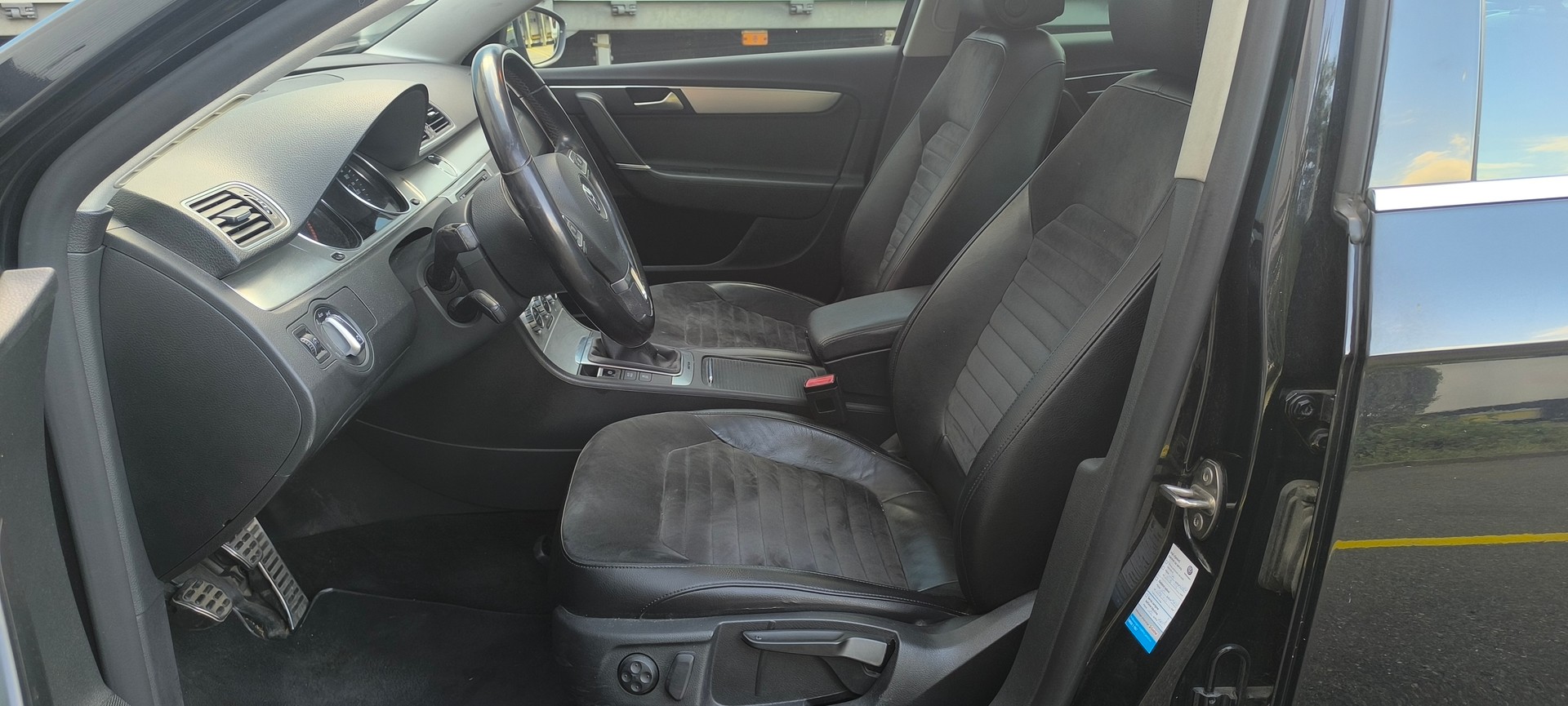 VW Passat Variant 2.0 TDI BMT Highline 4M-image-13