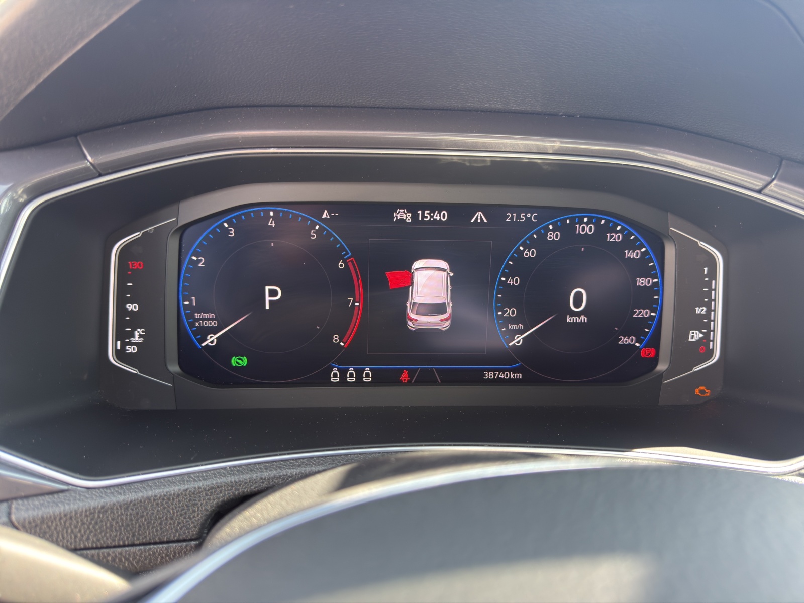 VW T-Roc 2.0 TSI Sport DSG 4Motion-image-10