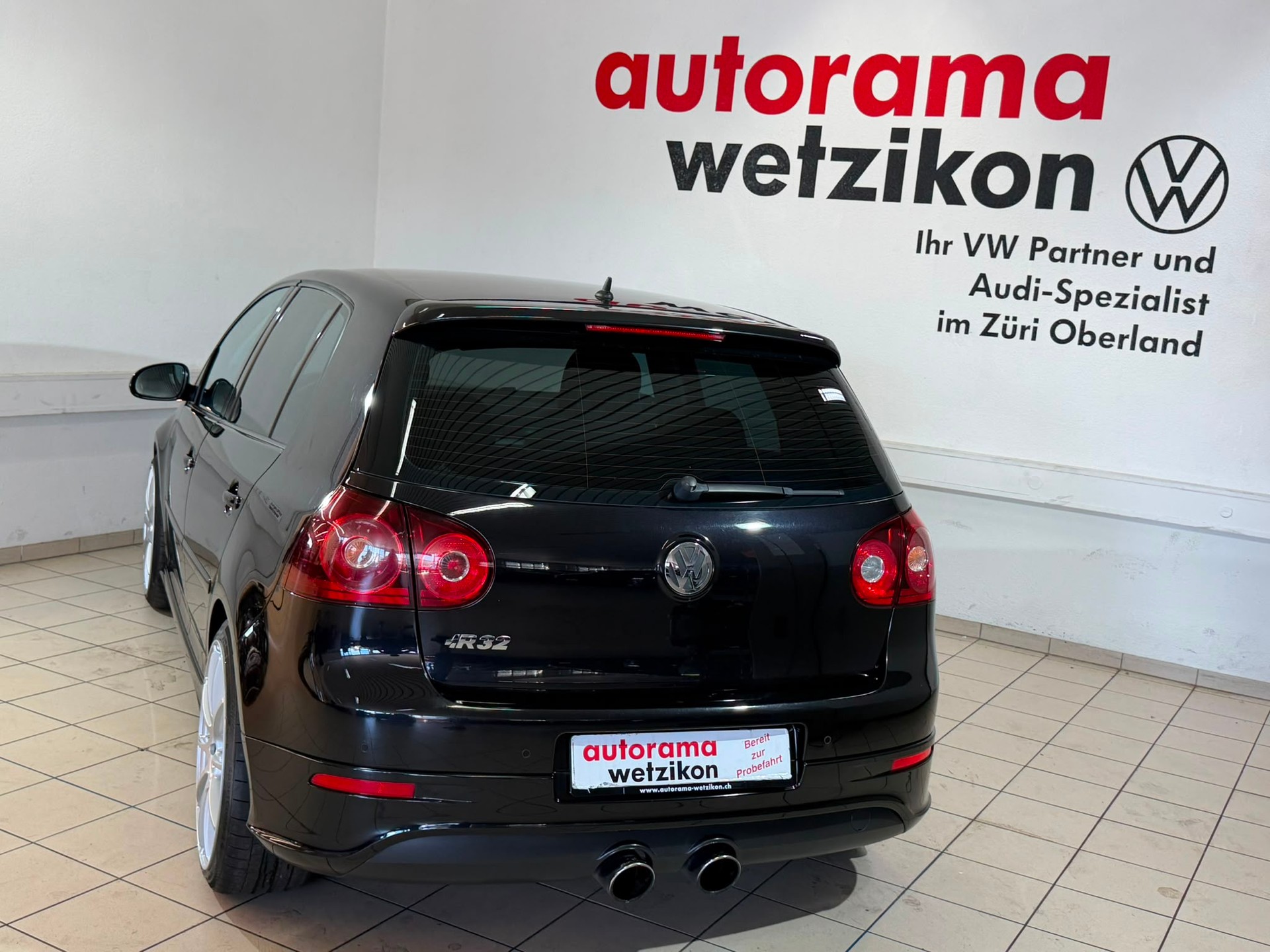 VW Golf R32 4Motion-showroom-element-3