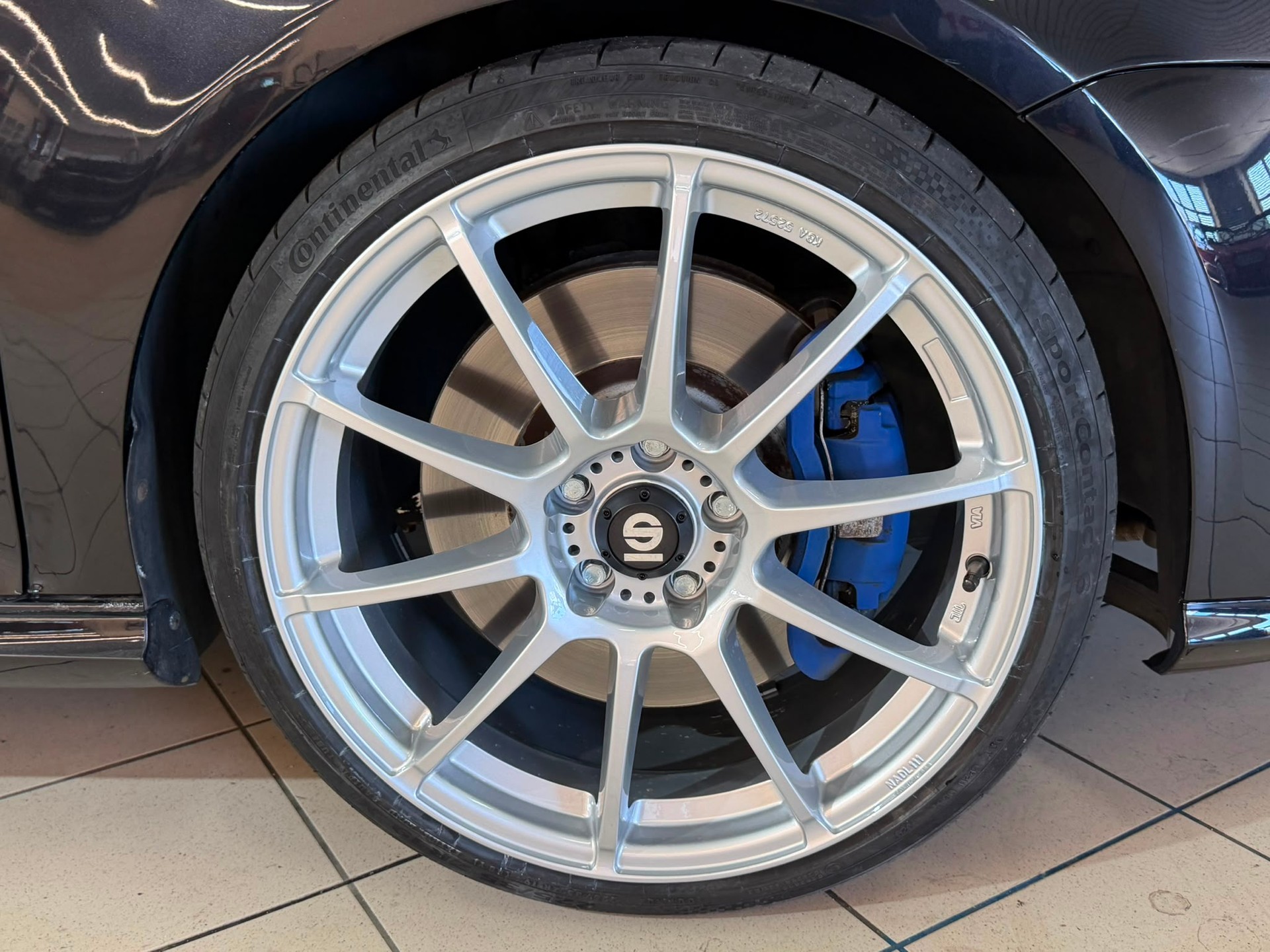 VW Golf R32 4Motion-image-4