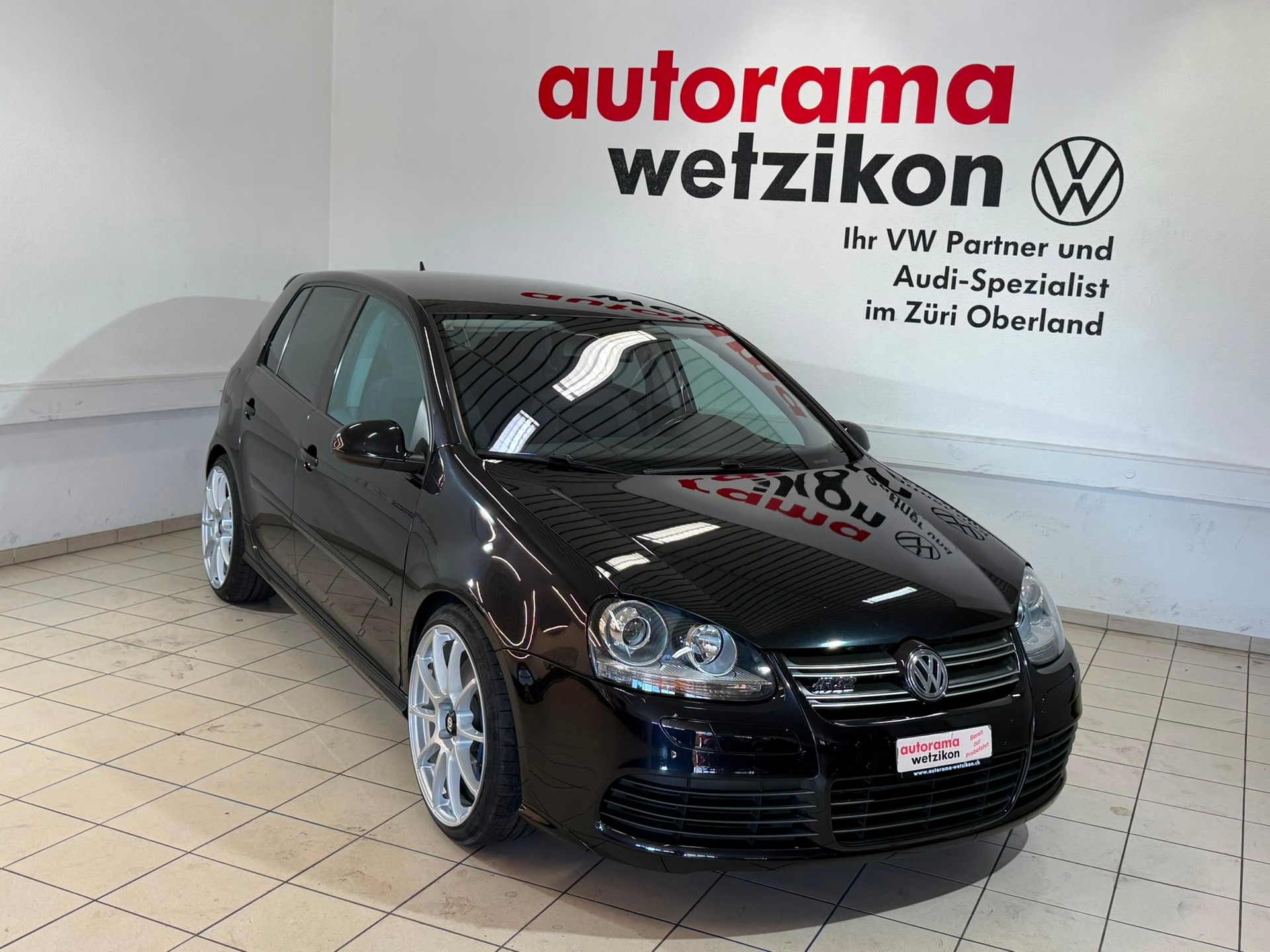 VW Golf R32 4Motion-showroom-element-1