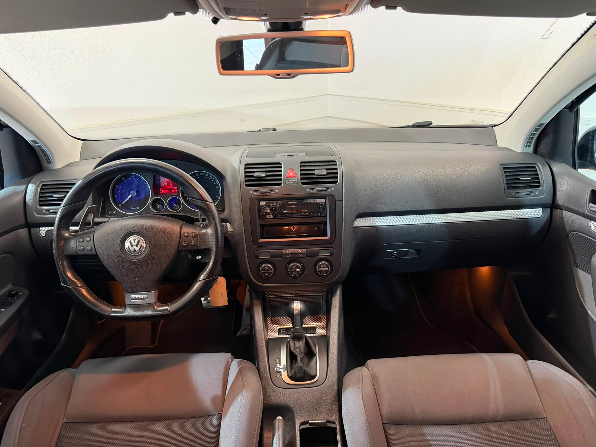 VW Golf R32 4Motion-image-8