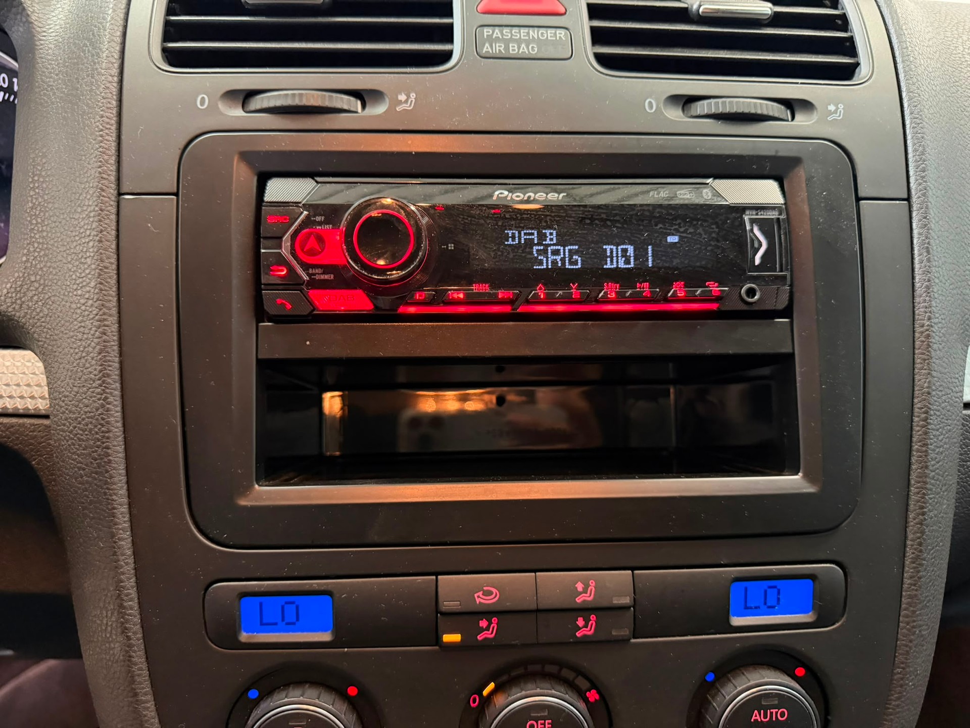 VW Golf R32 4Motion-image-10