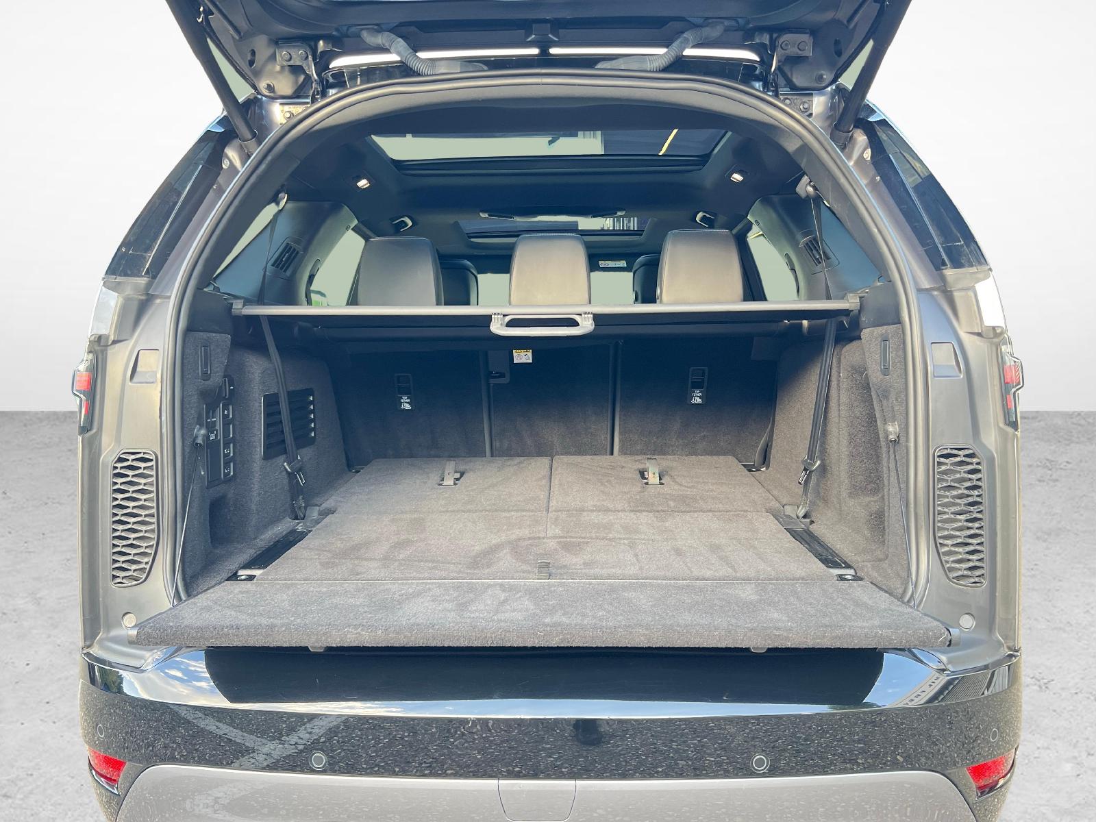 LAND ROVER Discovery 3.0 D I6 300 Dynamic SE-image-11
