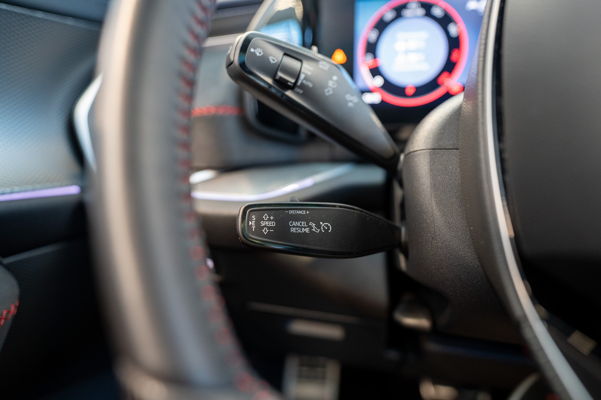 SKODA Kodiaq 2.0 TSI RS / Panorama-Schiebedach / Head-Up Display / Anhängerkupplung-image-26
