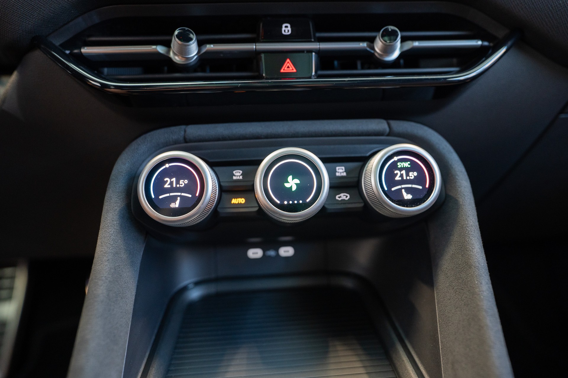 SKODA Kodiaq 2.0 TSI RS / Panorama-Schiebedach / Head-Up Display / Anhängerkupplung-image-23