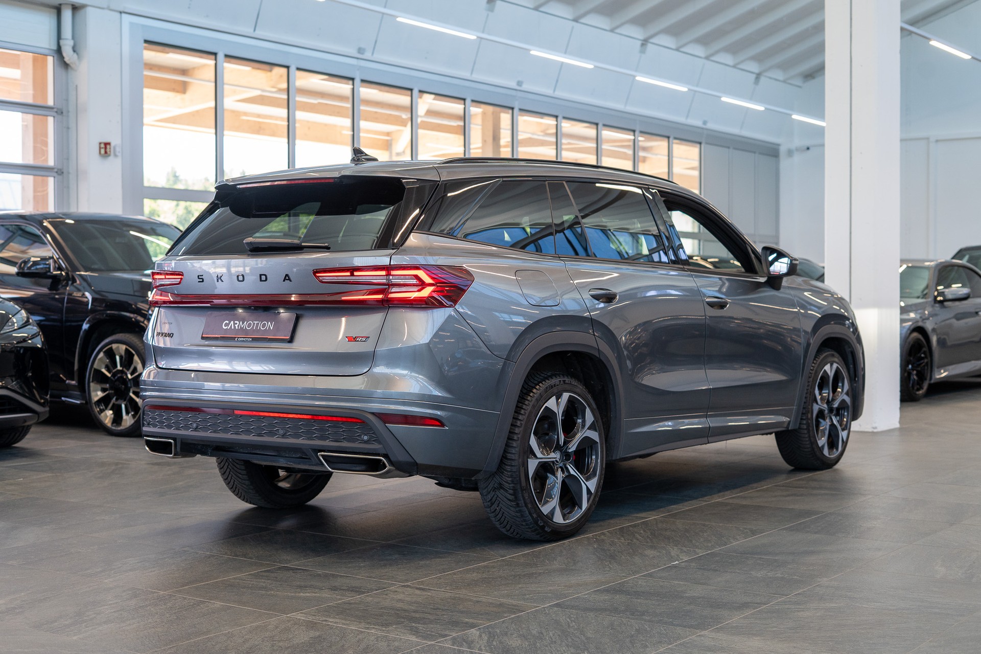 SKODA Kodiaq 2.0 TSI RS / Panorama-Schiebedach / Head-Up Display / Anhängerkupplung-image-6