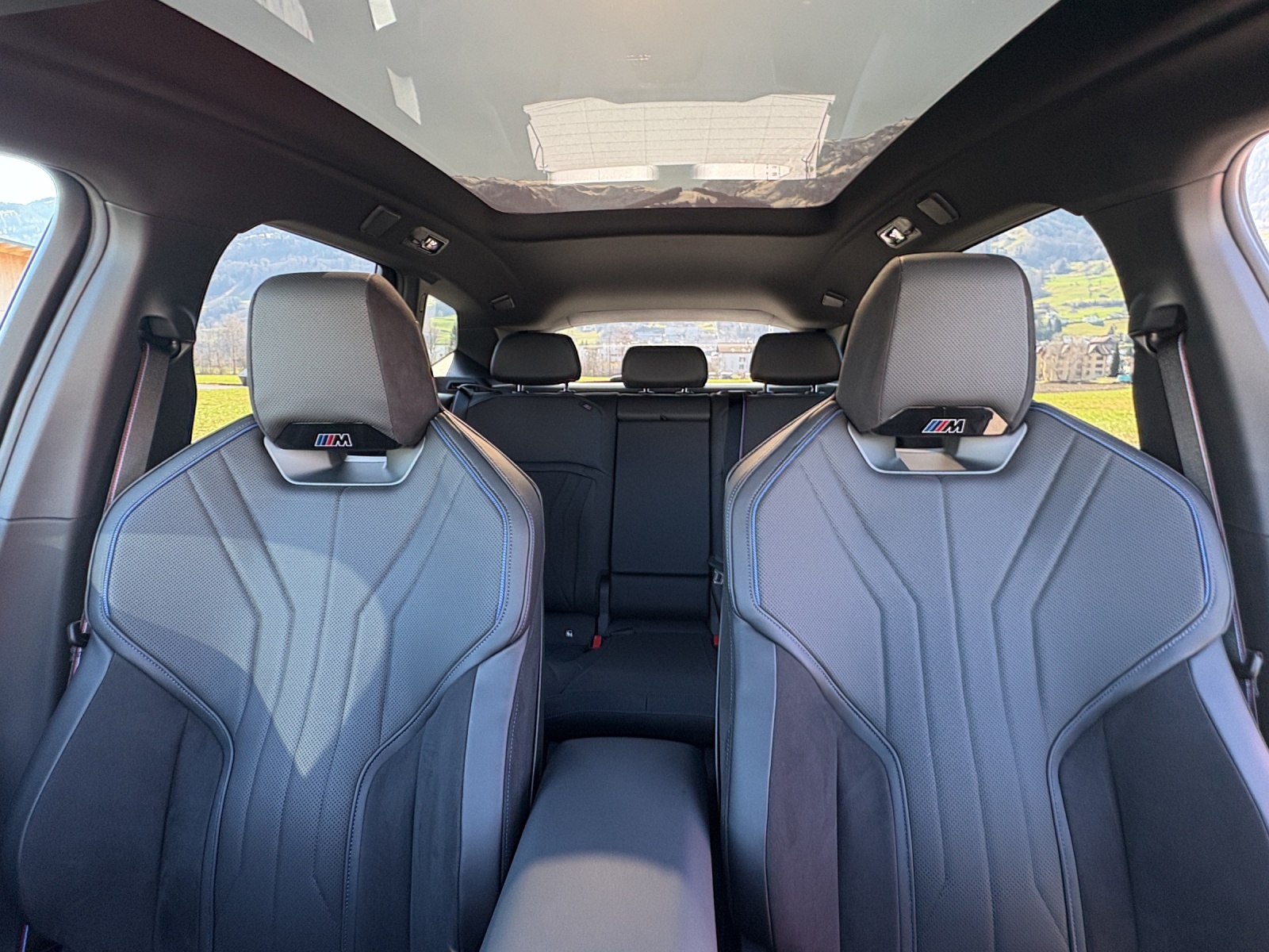 BMW iX3 50 xDrive-image-20