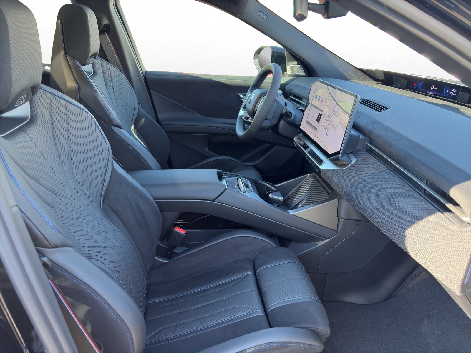 BMW iX3 50 xDrive-image-15