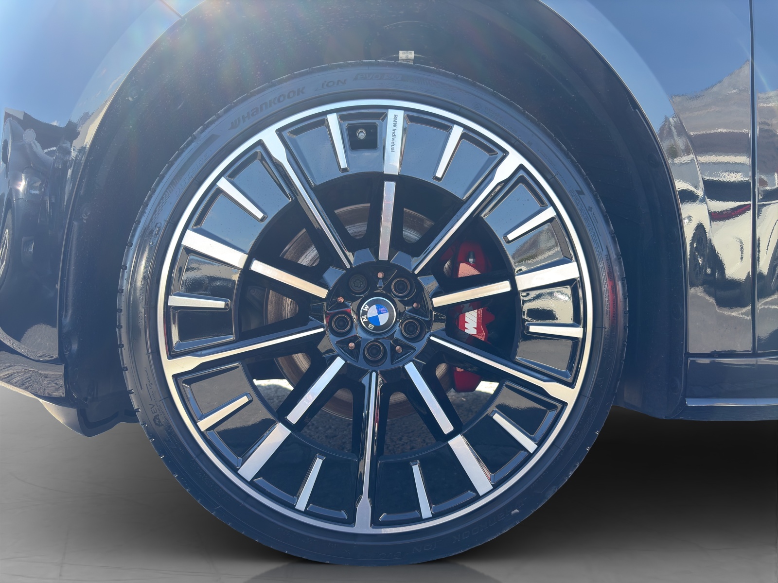 BMW iX3 50 xDrive-image-8