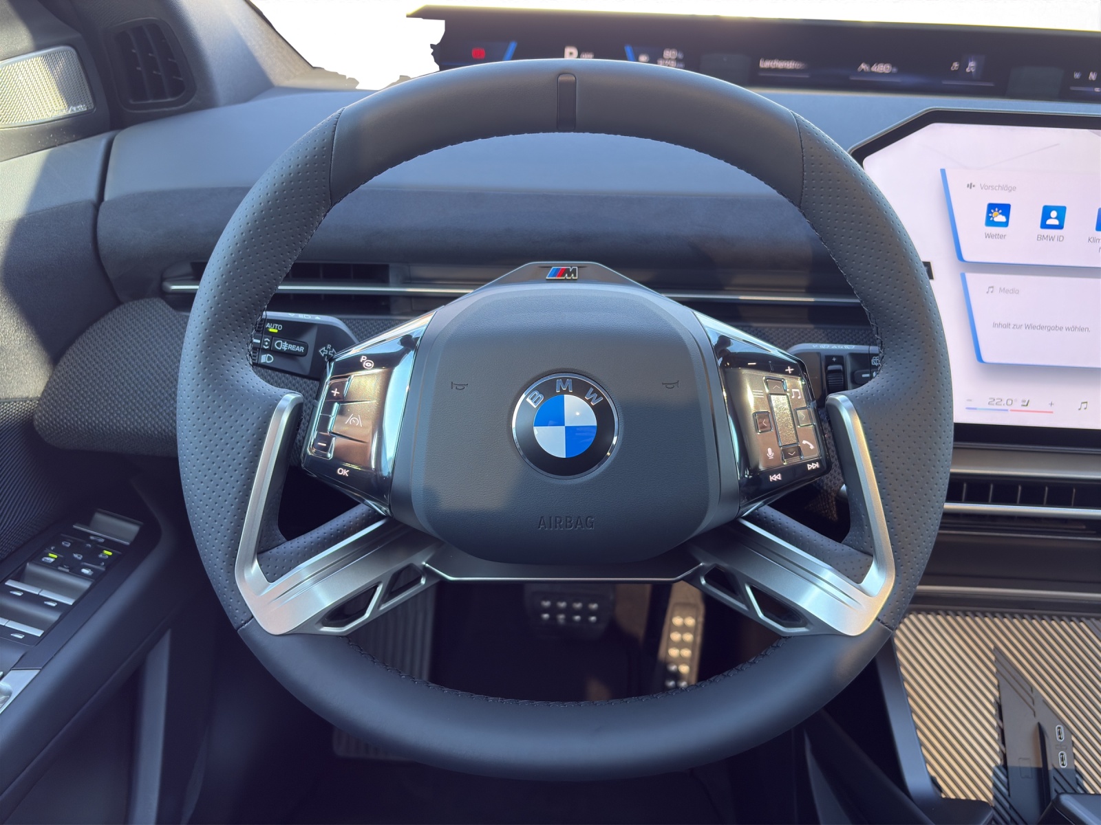 BMW iX3 50 xDrive-image-10