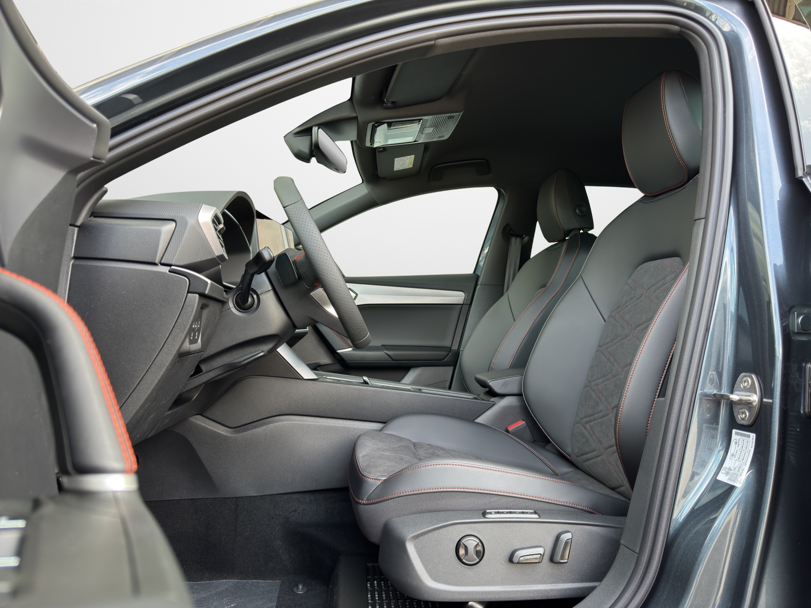 SEAT Leon 1.5 eTSI 150 Move FR DSG-image-4