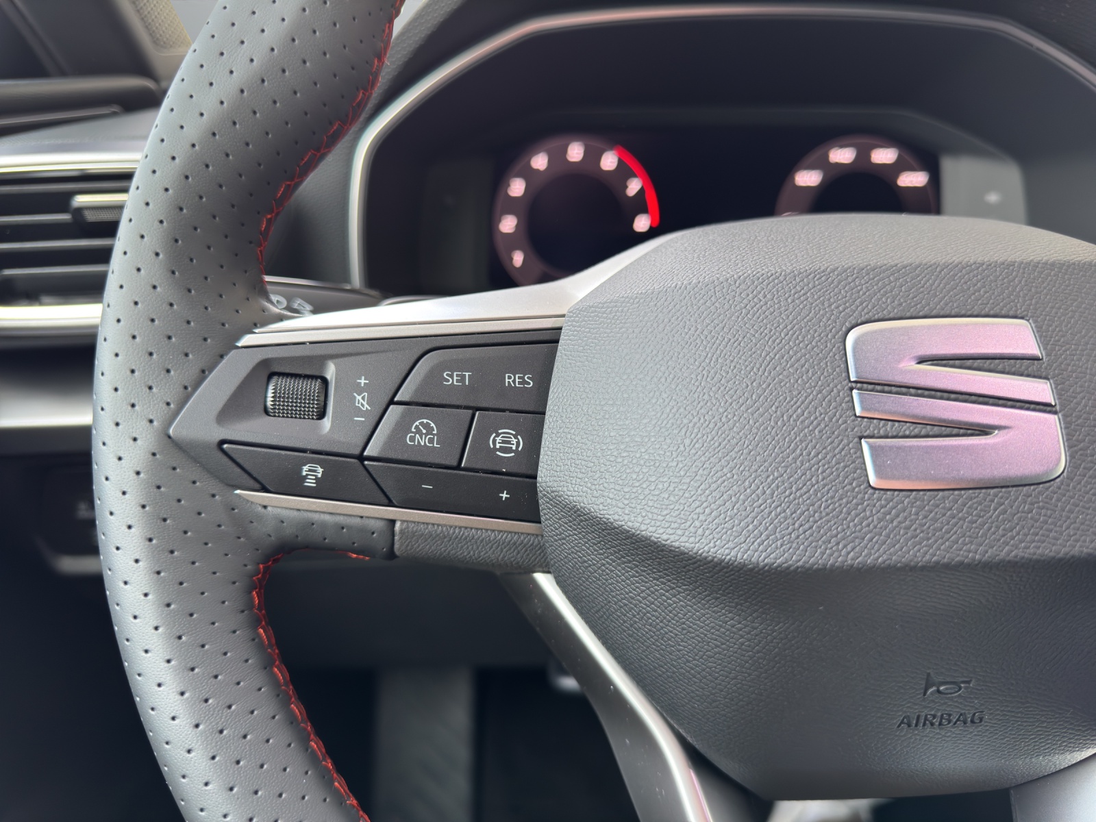 SEAT Leon 1.5 eTSI 150 Move FR DSG-image-12