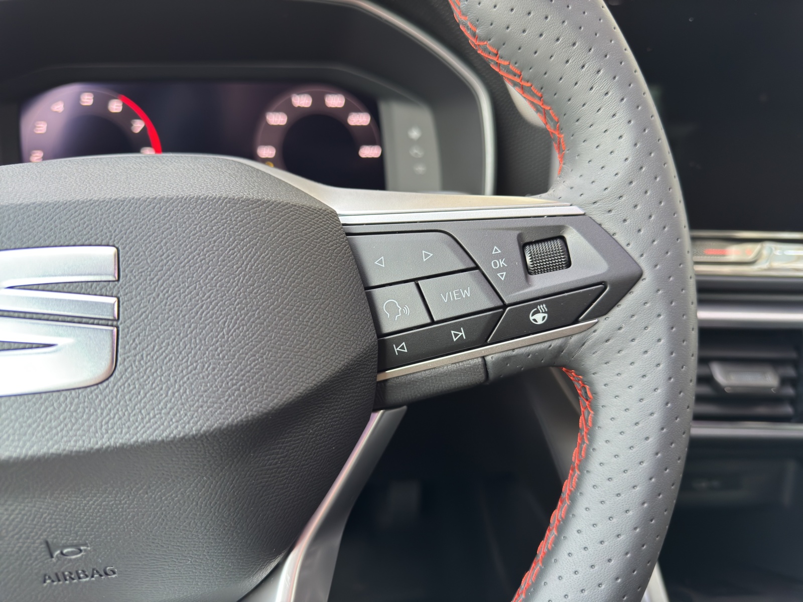 SEAT Leon 1.5 eTSI 150 Move FR DSG-image-13