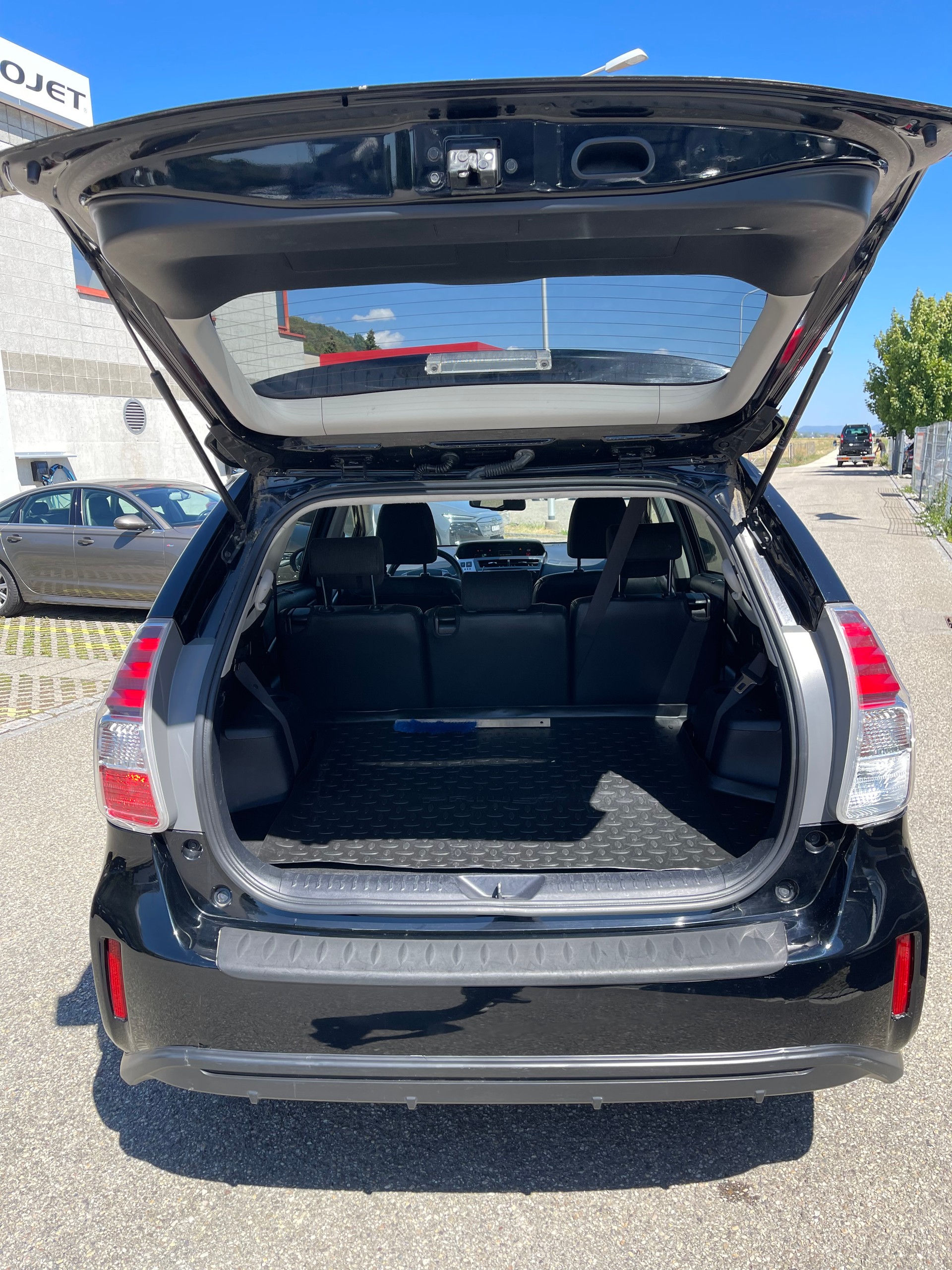 TOYOTA Prius+ 1.8 VVT-i HSD Comfort-image-12