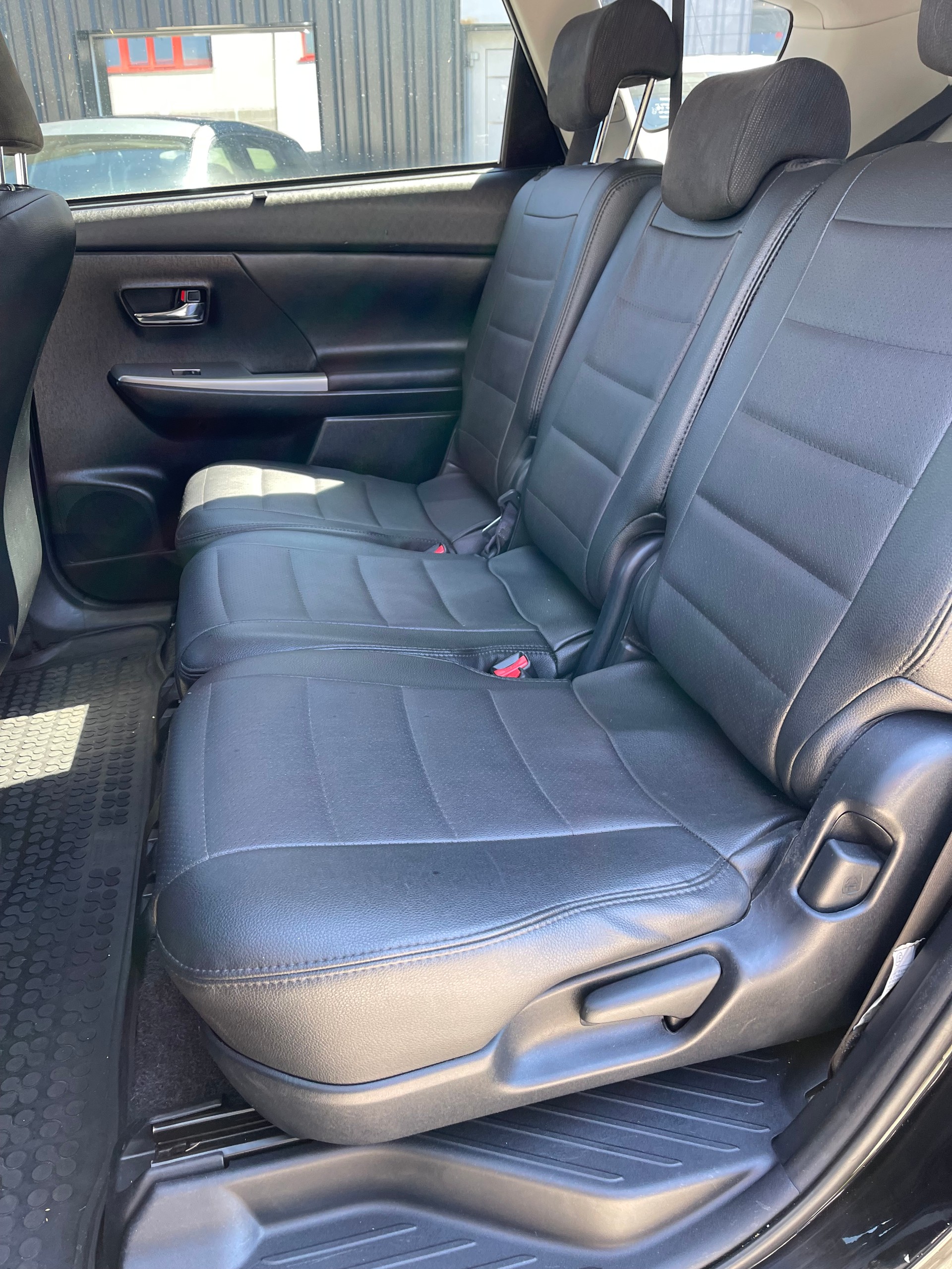 TOYOTA Prius+ 1.8 VVT-i HSD Comfort-image-10