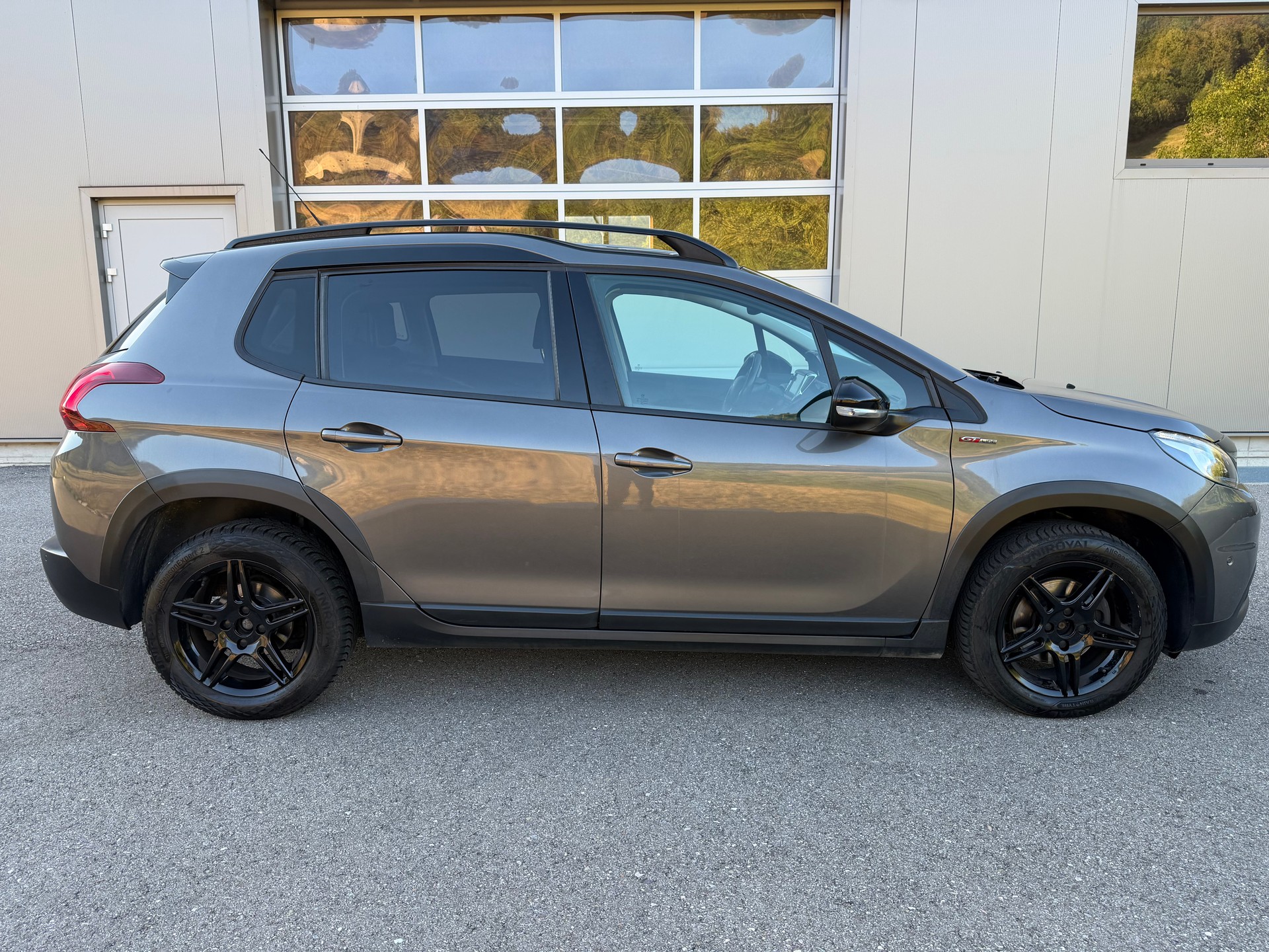 PEUGEOT 2008 1.2 PureTech GT Line EAT6-image-3