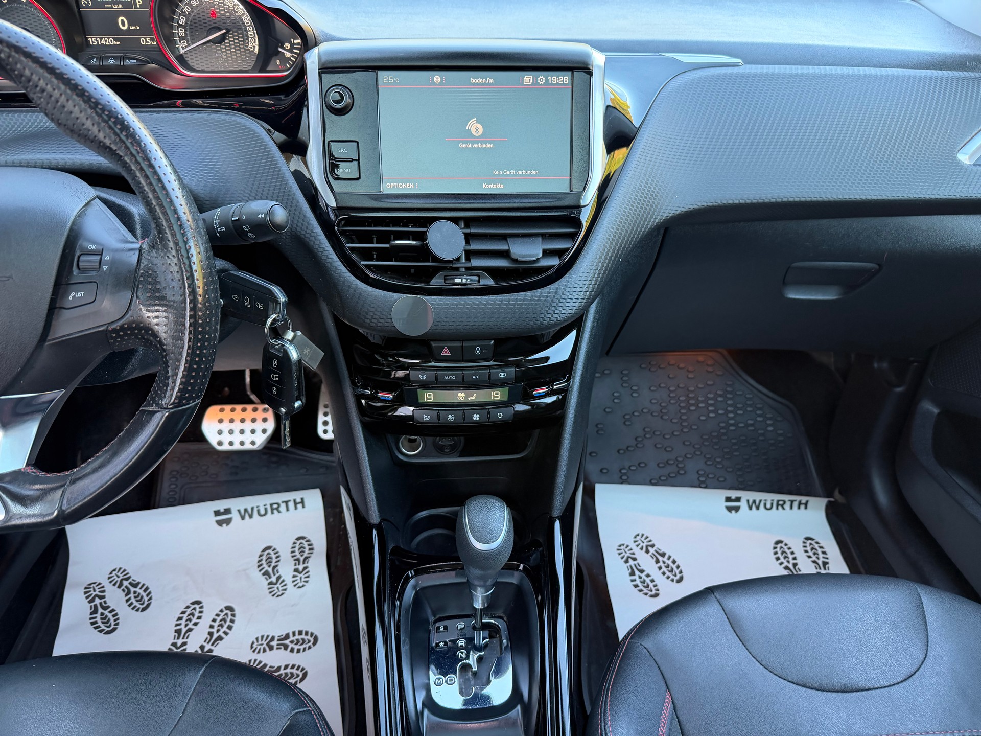 PEUGEOT 2008 1.2 PureTech GT Line EAT6-image-8
