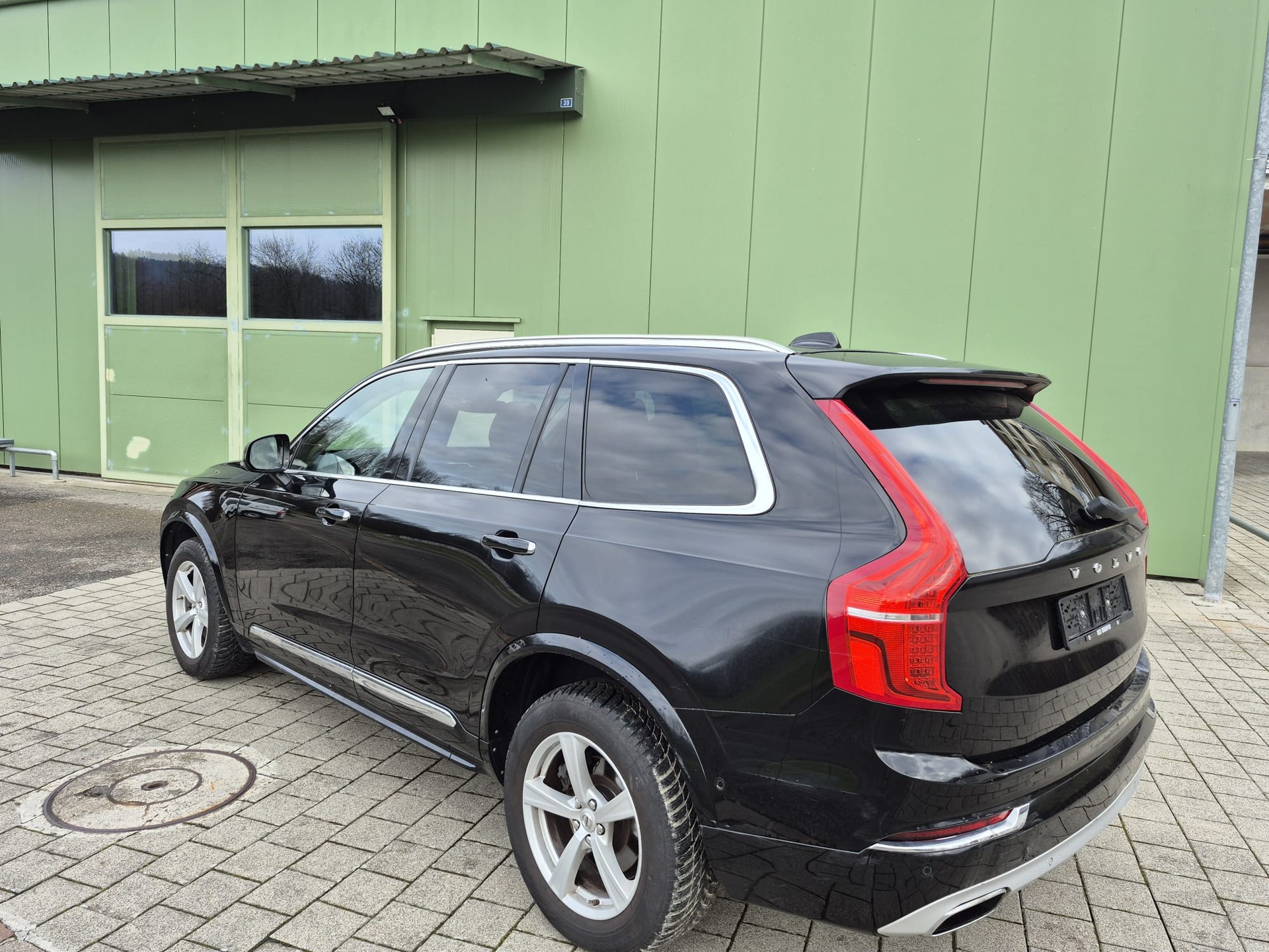 VOLVO XC90 D5 AWD Momentum Geartronic-image-3
