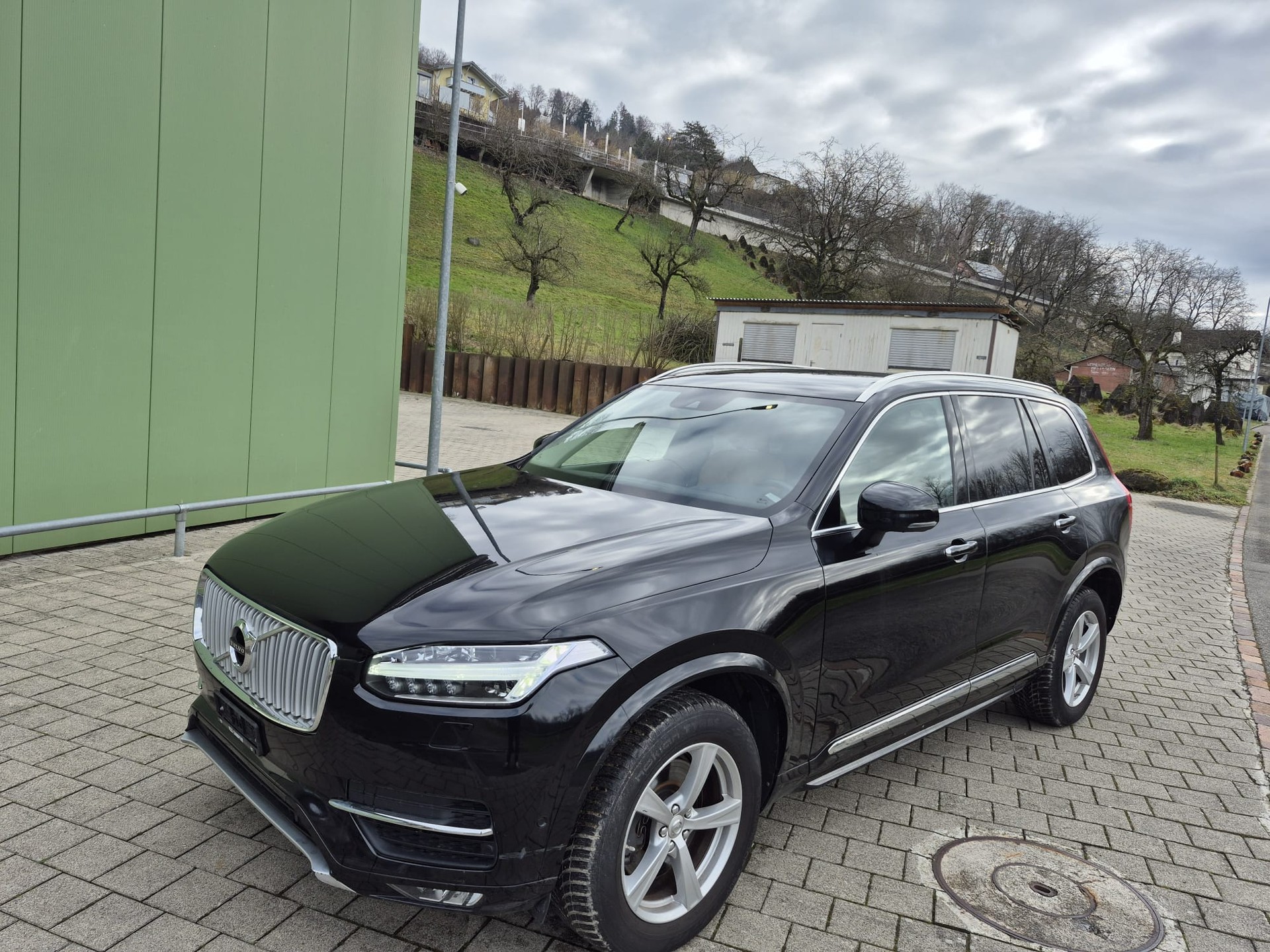VOLVO XC90 D5 AWD Momentum Geartronic-image-0