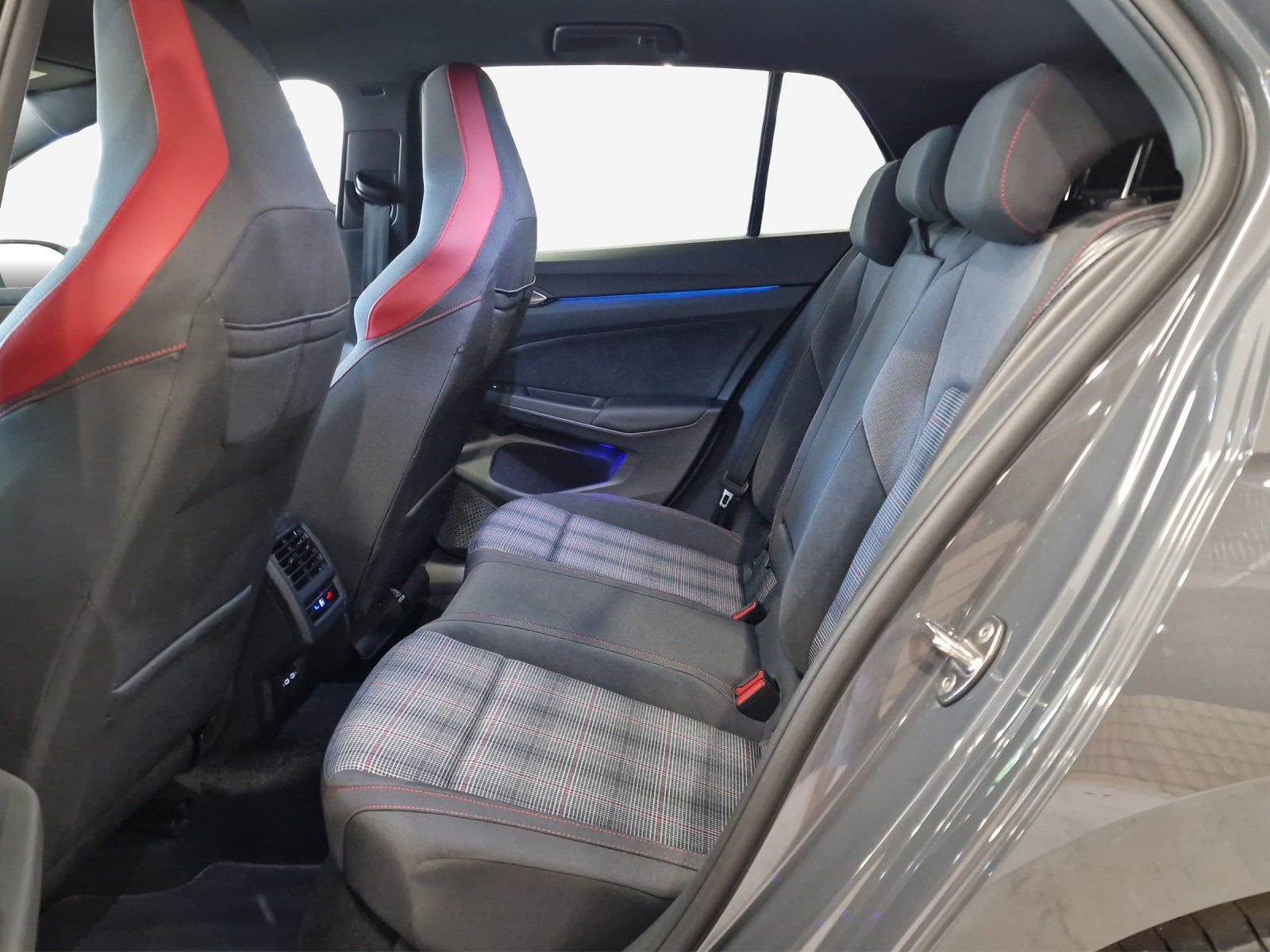 VW Golf 2.0 TSI GTI DSG-image-11