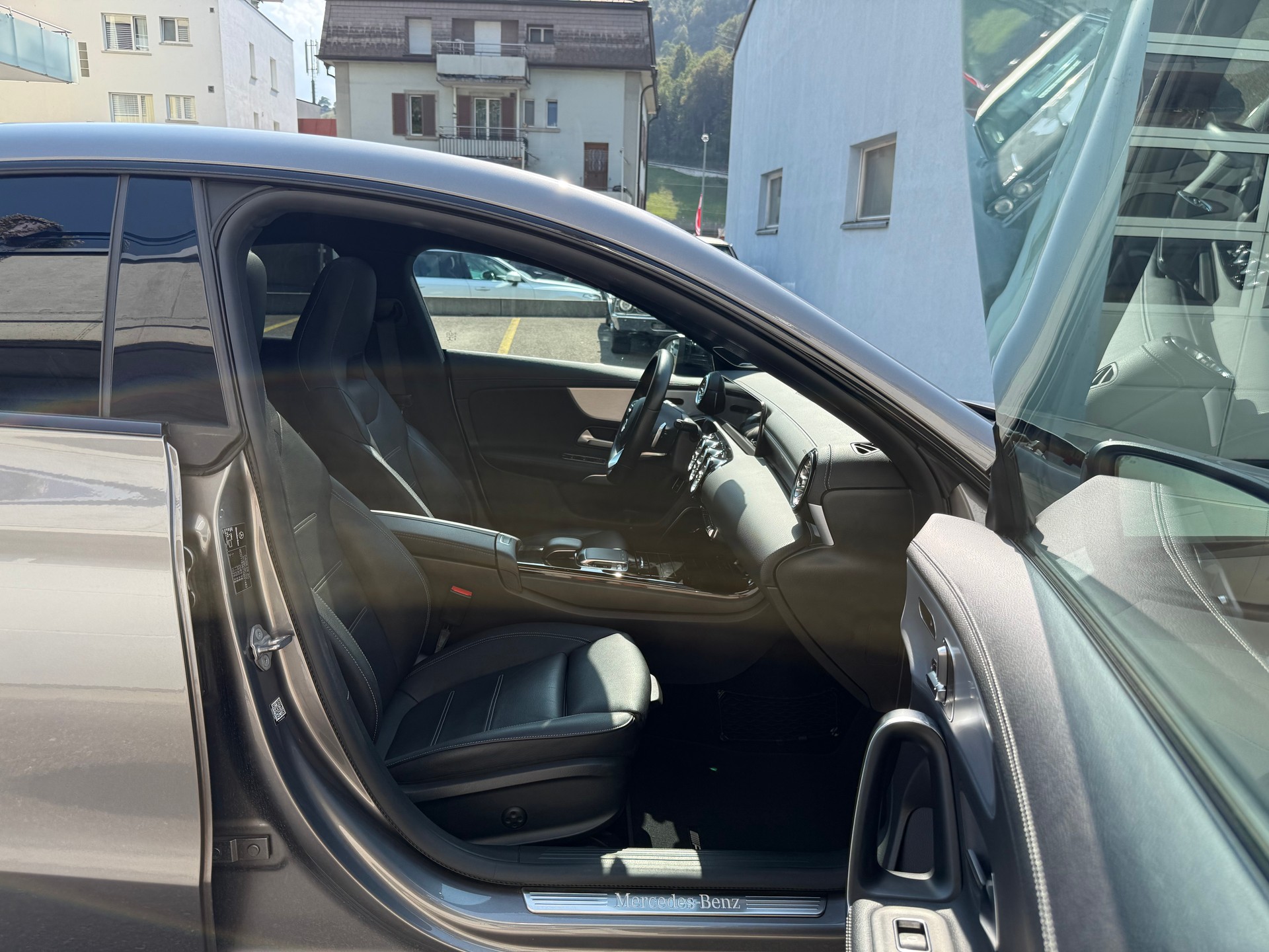 MERCEDES-BENZ CLA 250 4Matic AMG Line 7G-DCT-image-12