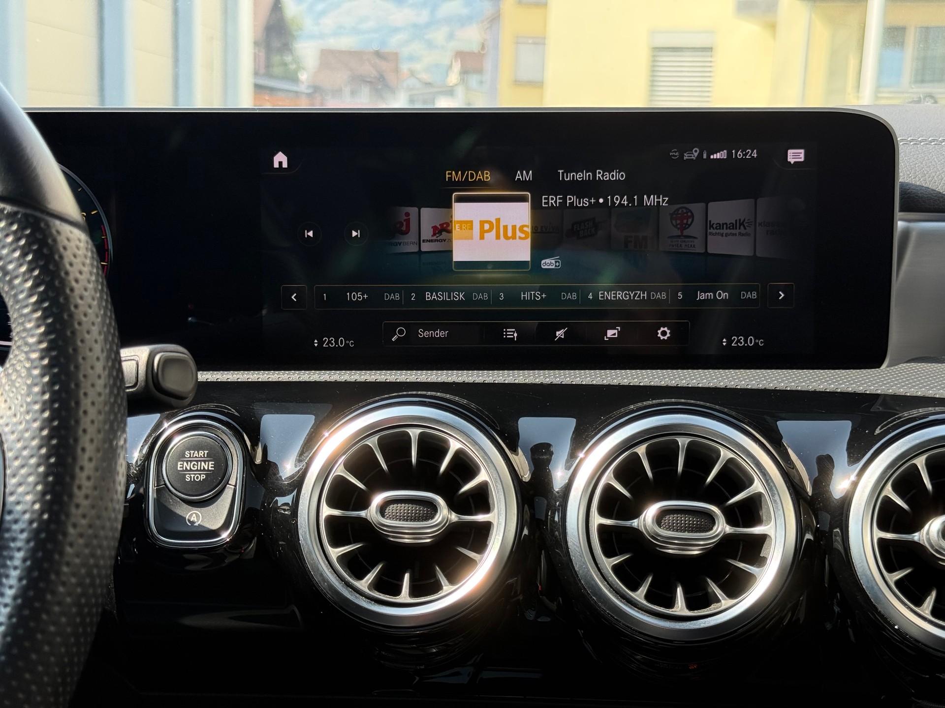 MERCEDES-BENZ CLA 250 4Matic AMG Line 7G-DCT-image-18
