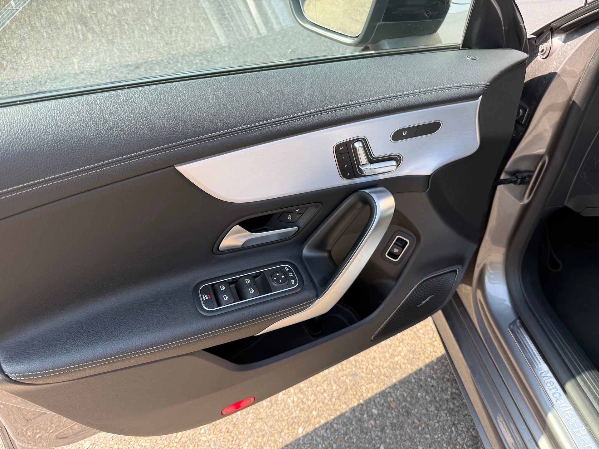 MERCEDES-BENZ CLA 250 4Matic AMG Line 7G-DCT-image-25